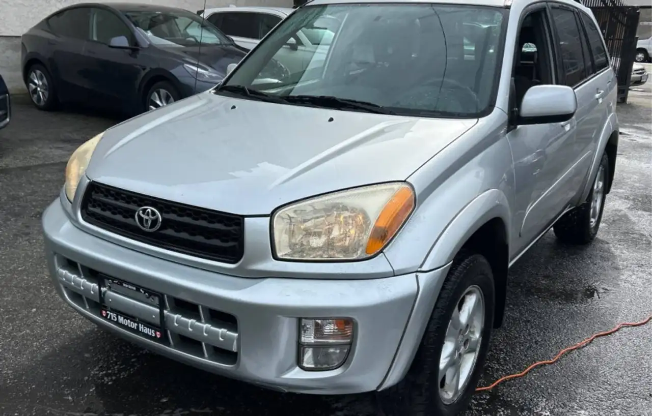 Toyota RAV 4 снимка Toyota RAV 4