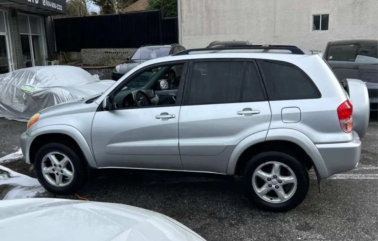Toyota RAV 4 снимка Toyota RAV 4