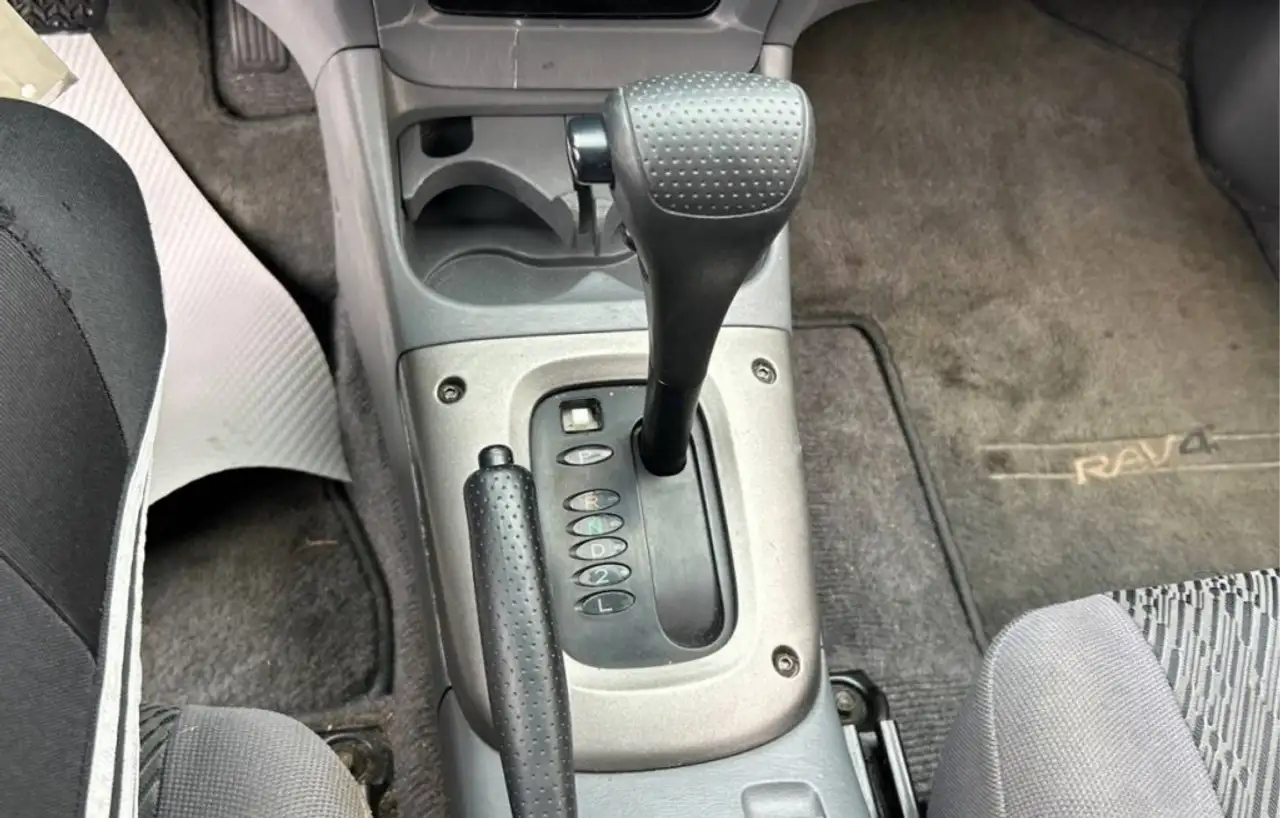 Toyota RAV 4 снимка Toyota RAV 4
