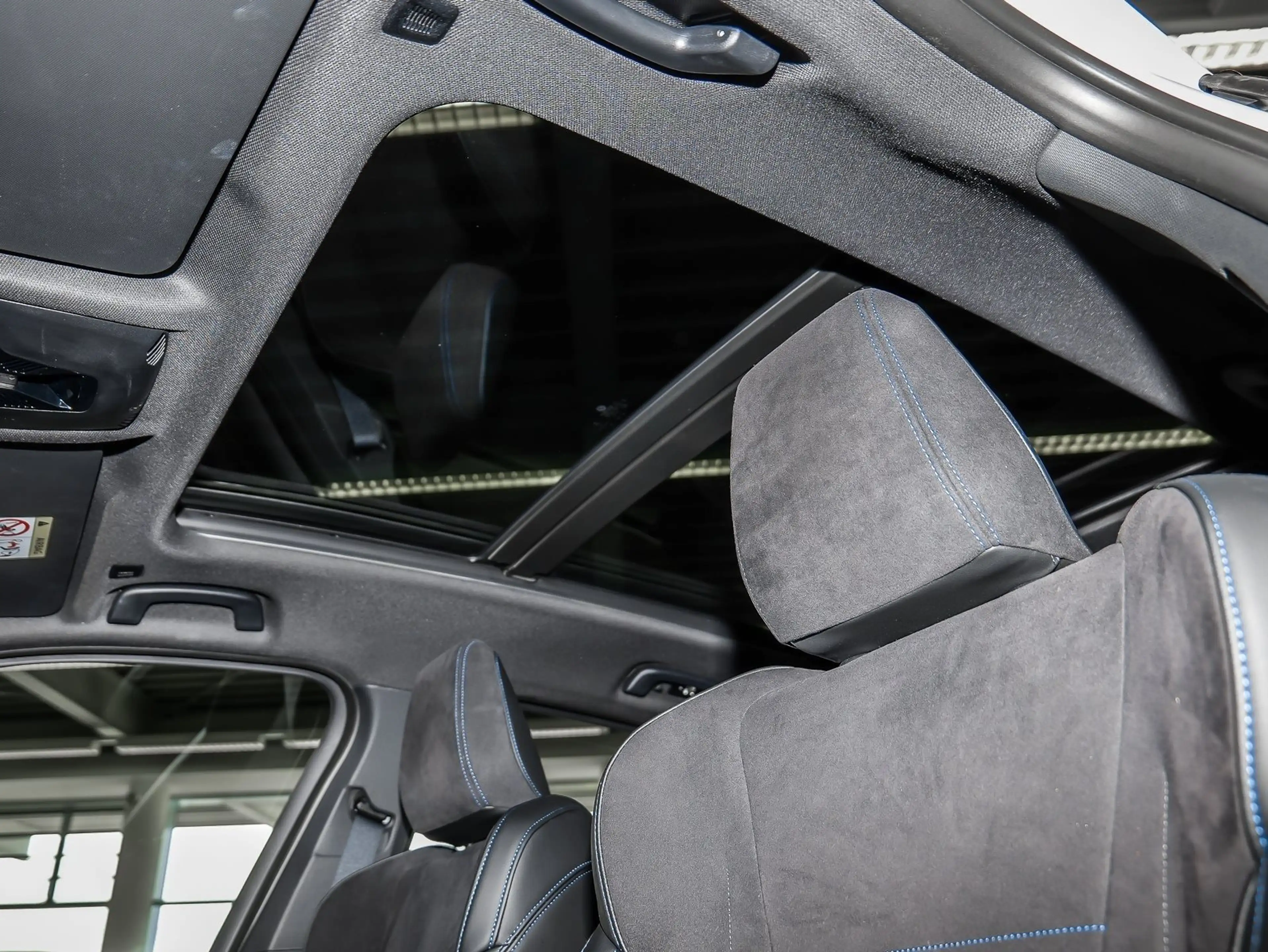 BMW 223 i xDrive Active Tourer M Sport HUD PANO ACC — photo 12