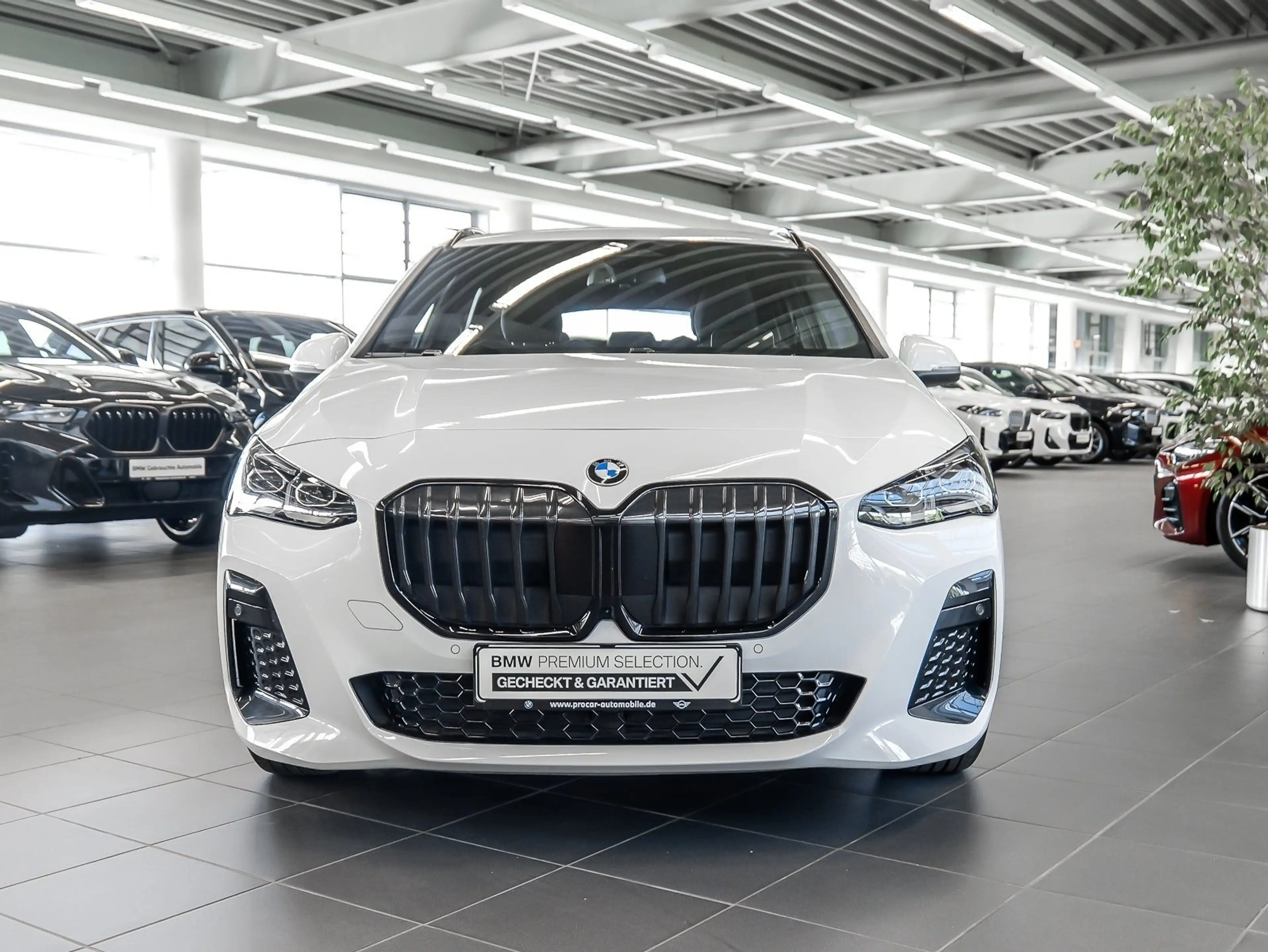 BMW 223 i xDrive Active Tourer M Sport HUD PANO ACC — photo 8
