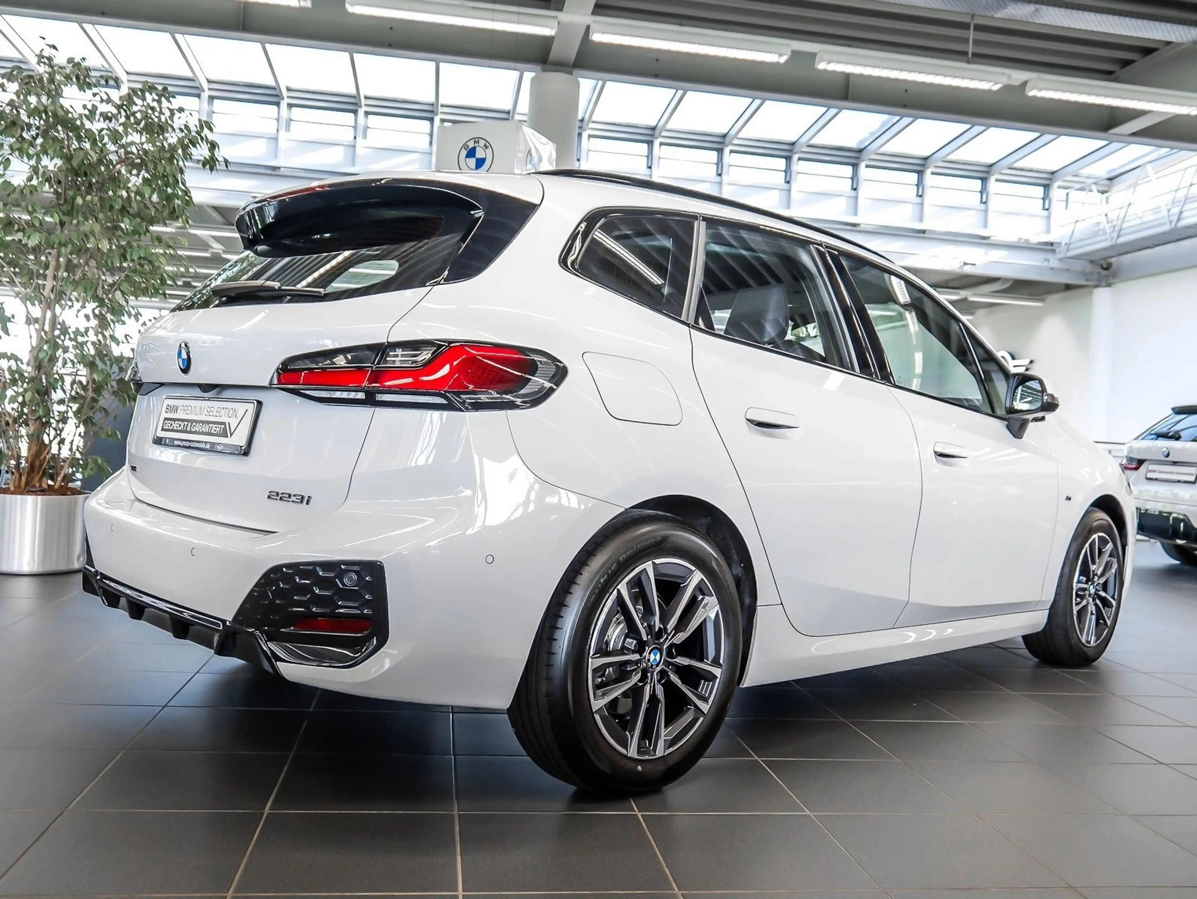 BMW 223 i xDrive Active Tourer M Sport HUD PANO ACC — photo 2