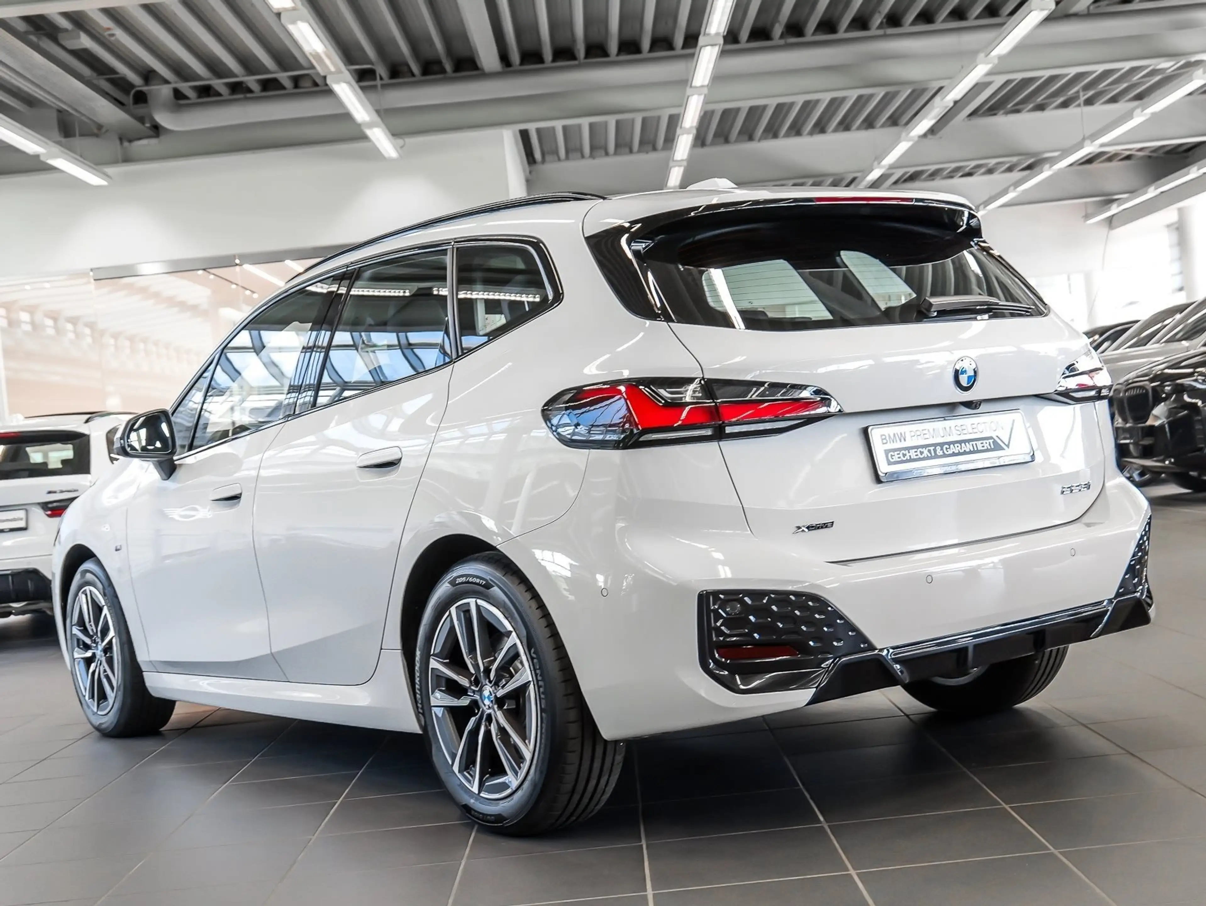 BMW 223 i xDrive Active Tourer M Sport HUD PANO ACC — photo 7