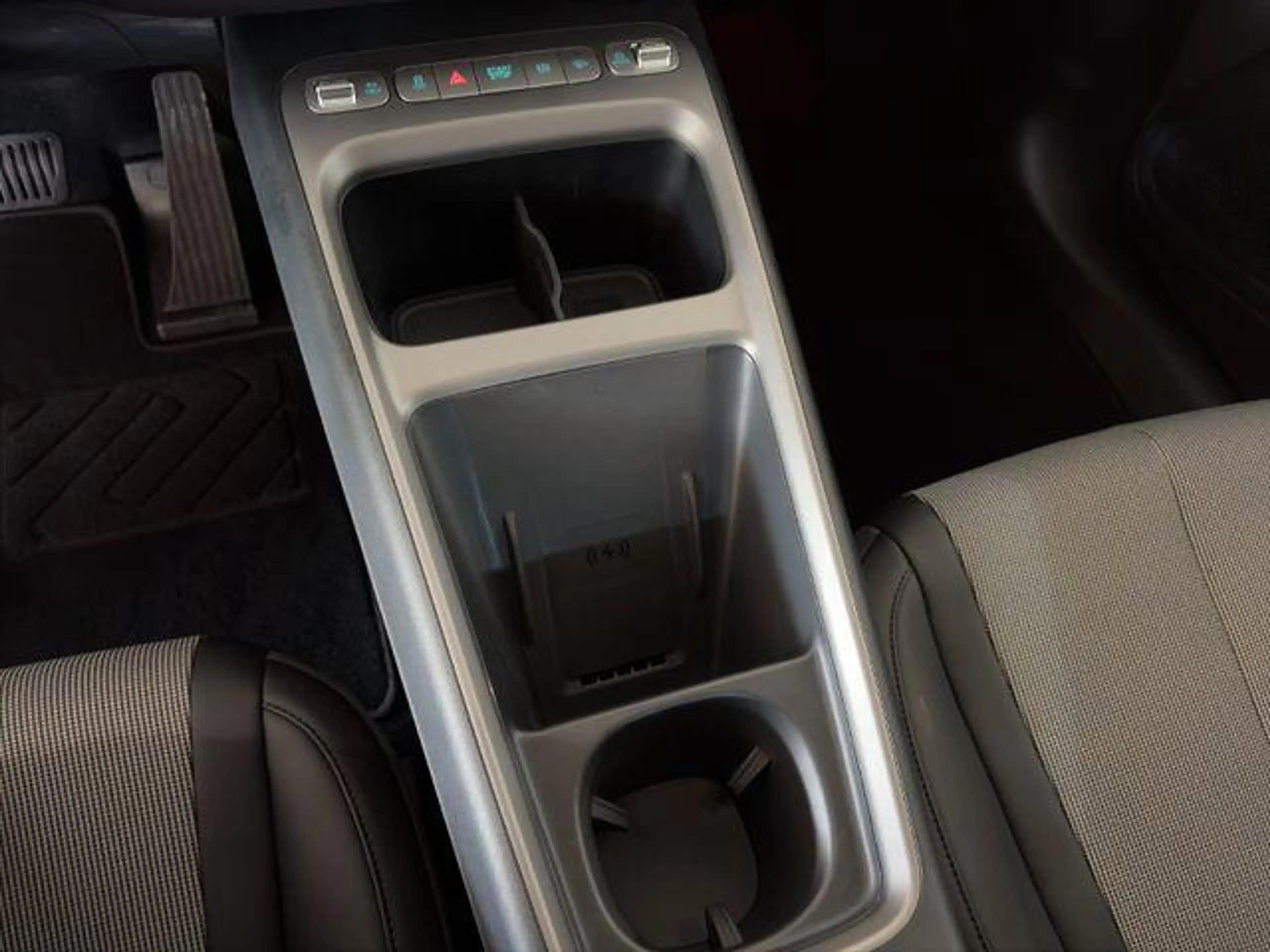 BYD Dolphin G DM-i Comfort /PANO/SHZ/SOFORT 156 kW (212 PS), ... — photo 14