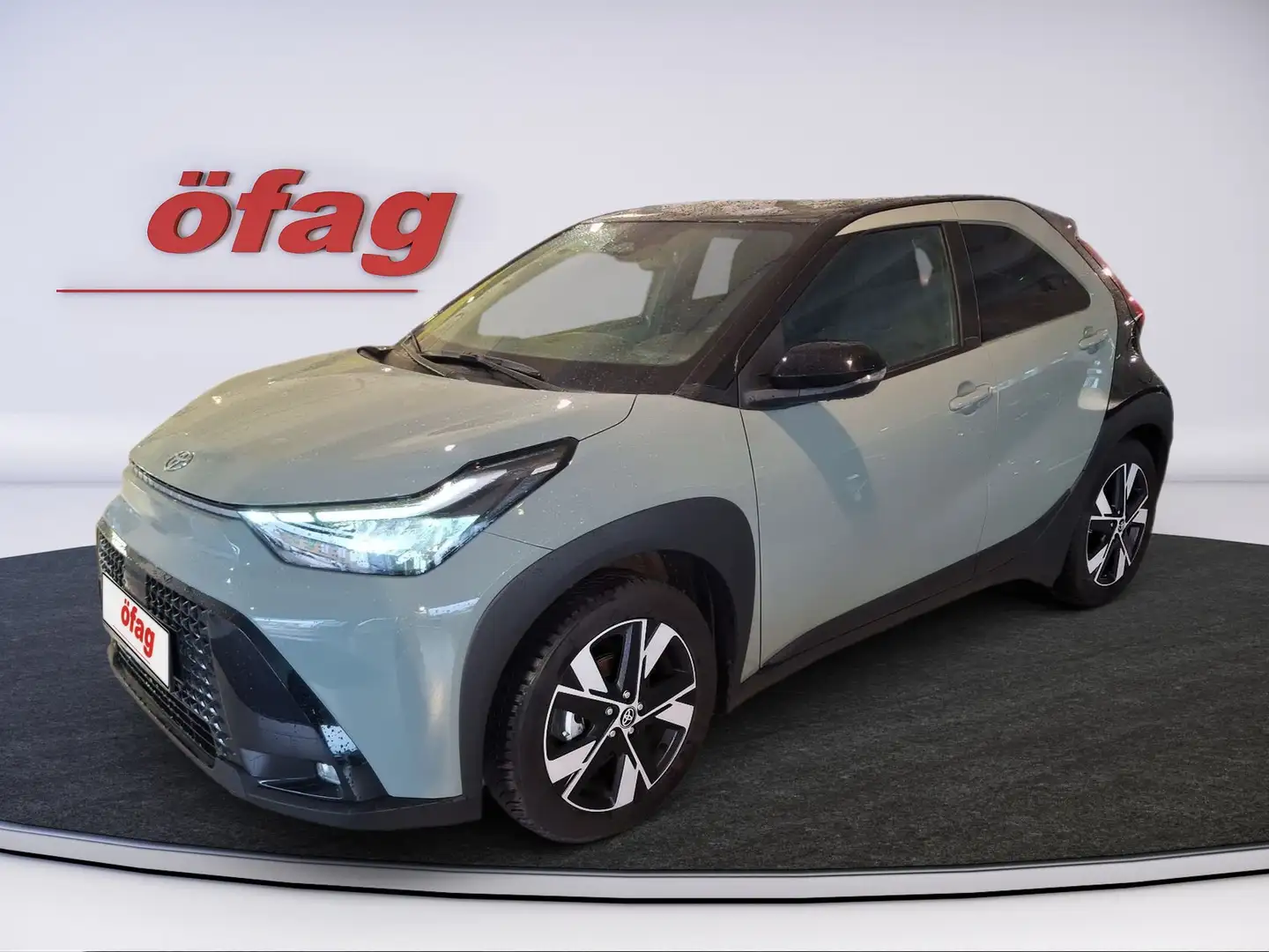 Toyota Aygo X 1.5 Hybrid Teamplayer Hybrid, ACC Grau - 2