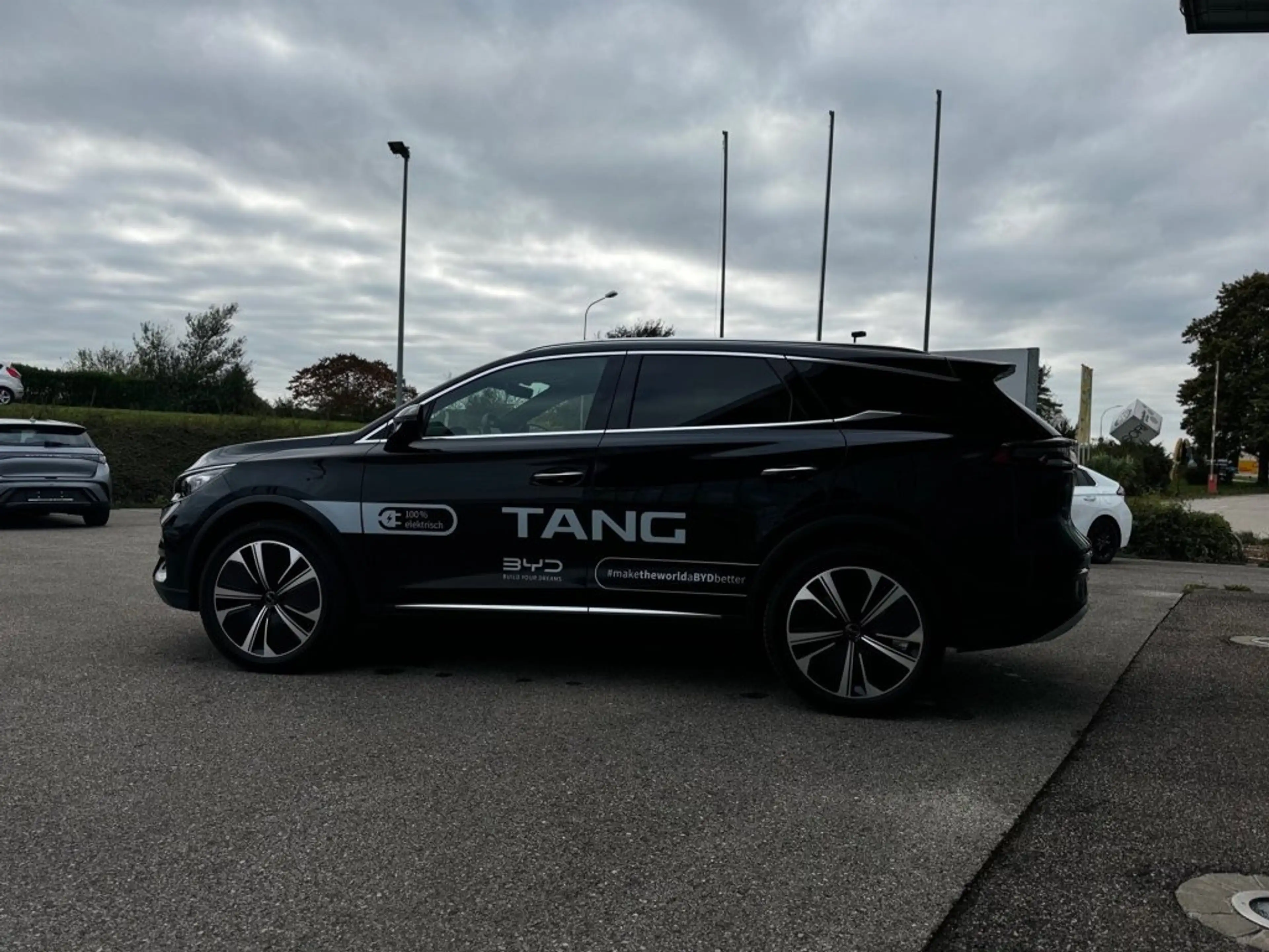 BYD Tang NEW TANG Flagship 4WD — photo 2