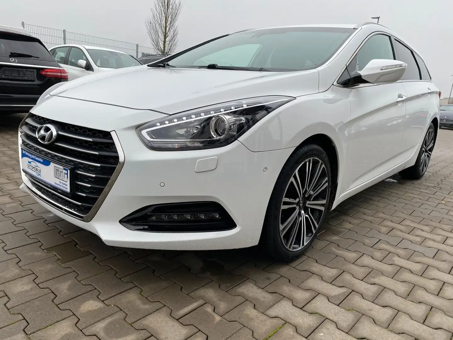 Hyundai i40 cw Premium|R-KAM|NAVI Weiß - 1