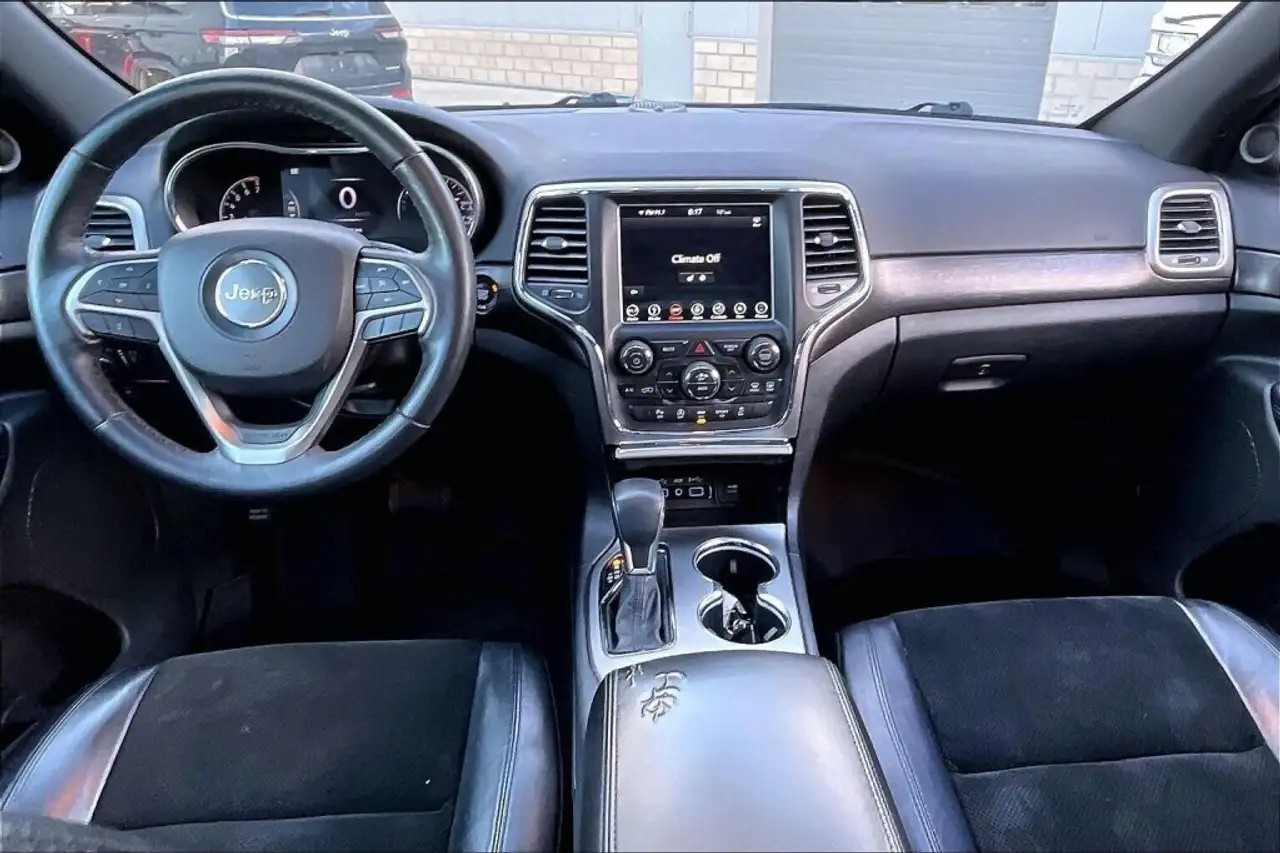 Jeep Grand Cherokee снимка Jeep Grand Cherokee