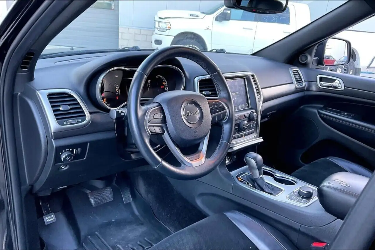 Jeep Grand Cherokee снимка Jeep Grand Cherokee