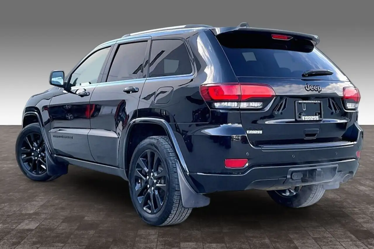 Jeep Grand Cherokee снимка Jeep Grand Cherokee