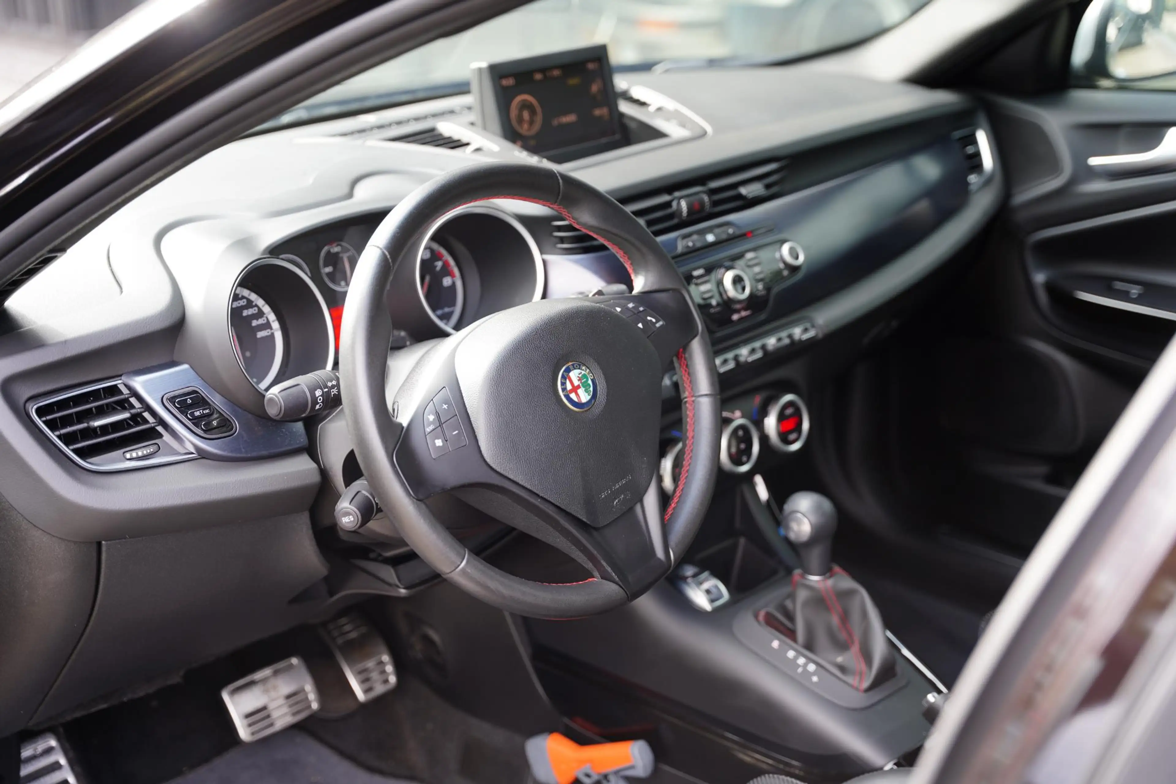 Alfa Romeo Giulietta 1.4 T Distinctive / NL - AUTO / DEALER ONDERHOUDEN — photo 4