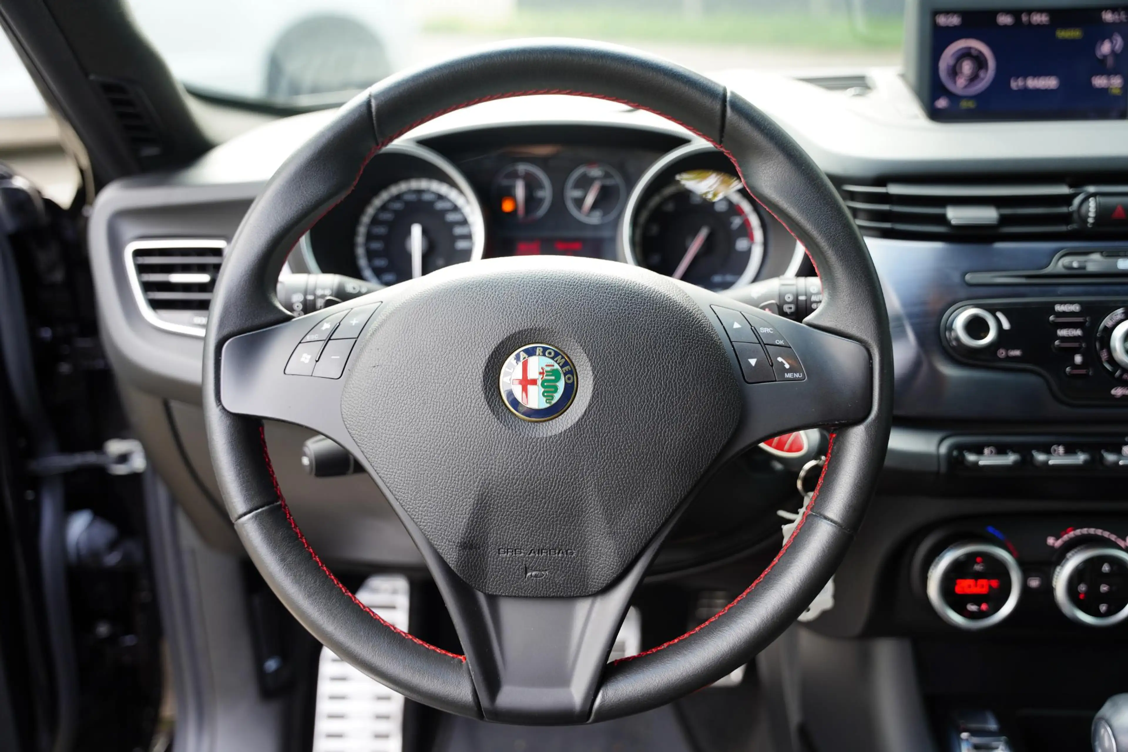 Alfa Romeo Giulietta 1.4 T Distinctive / NL - AUTO / DEALER ONDERHOUDEN — photo 9