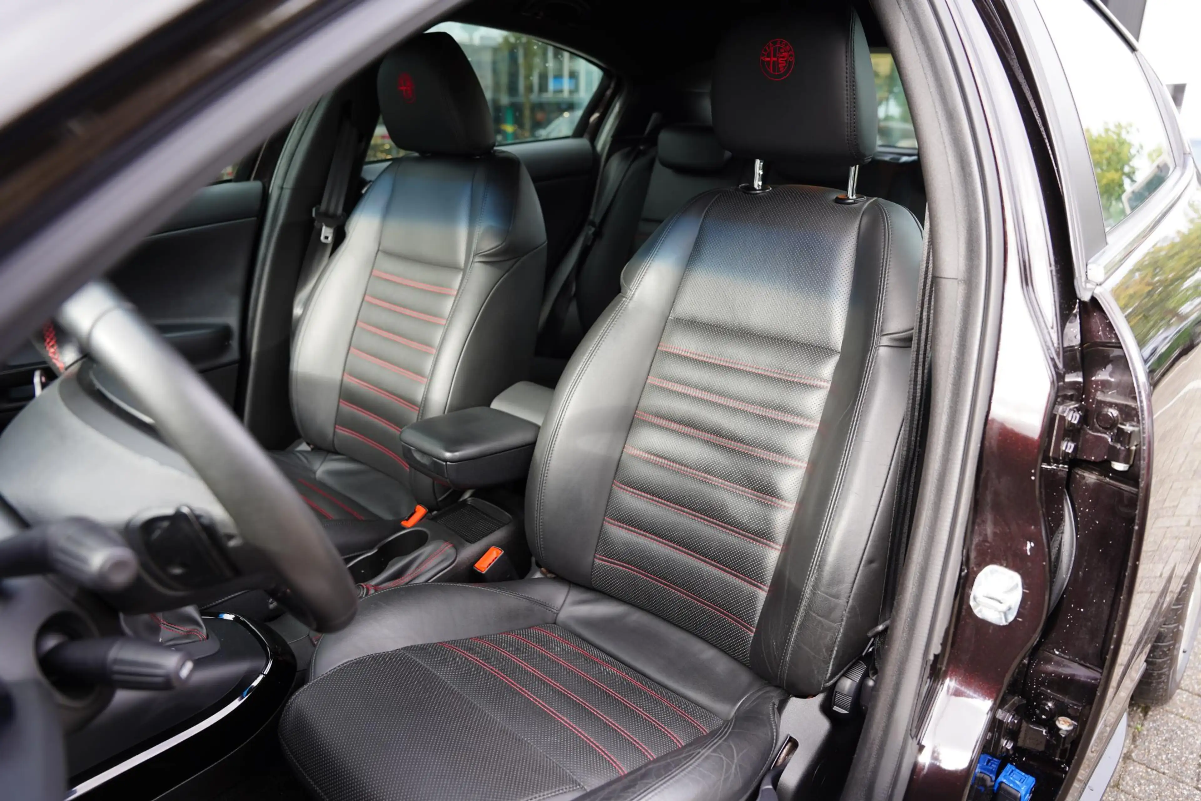 Alfa Romeo Giulietta 1.4 T Distinctive / NL - AUTO / DEALER ONDERHOUDEN — photo 6