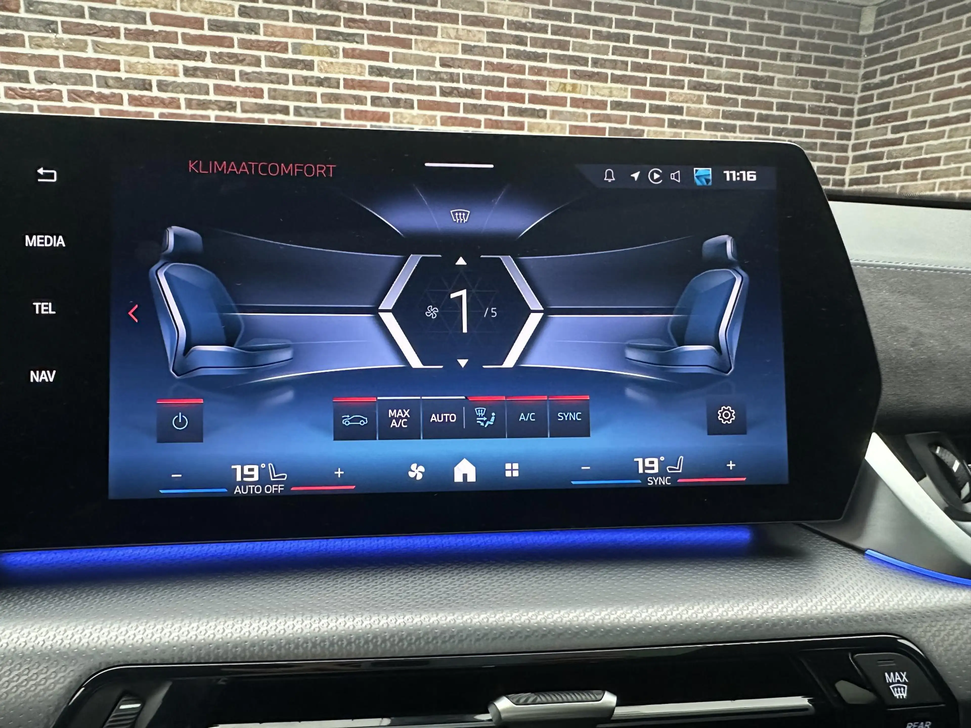BMW X2 M35i xDrive Pano| Harman Kardon| 360 camera — photo 25