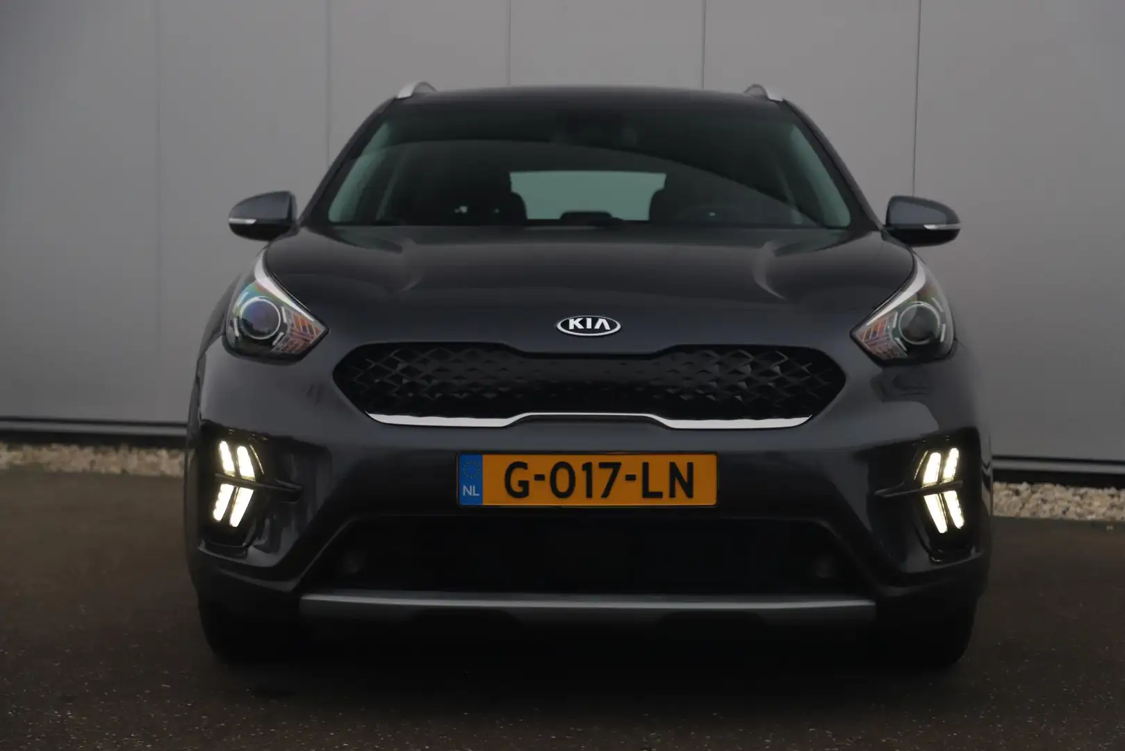 Kia Niro 1.6 GDi Hybrid DynamicLine 140PK Automaat Half Led Grau - 2