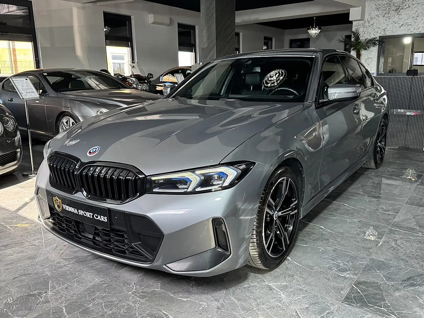BMW 318 d G20 AUT.*M-PAKET*LCI-FACELIFT* Grau - 2