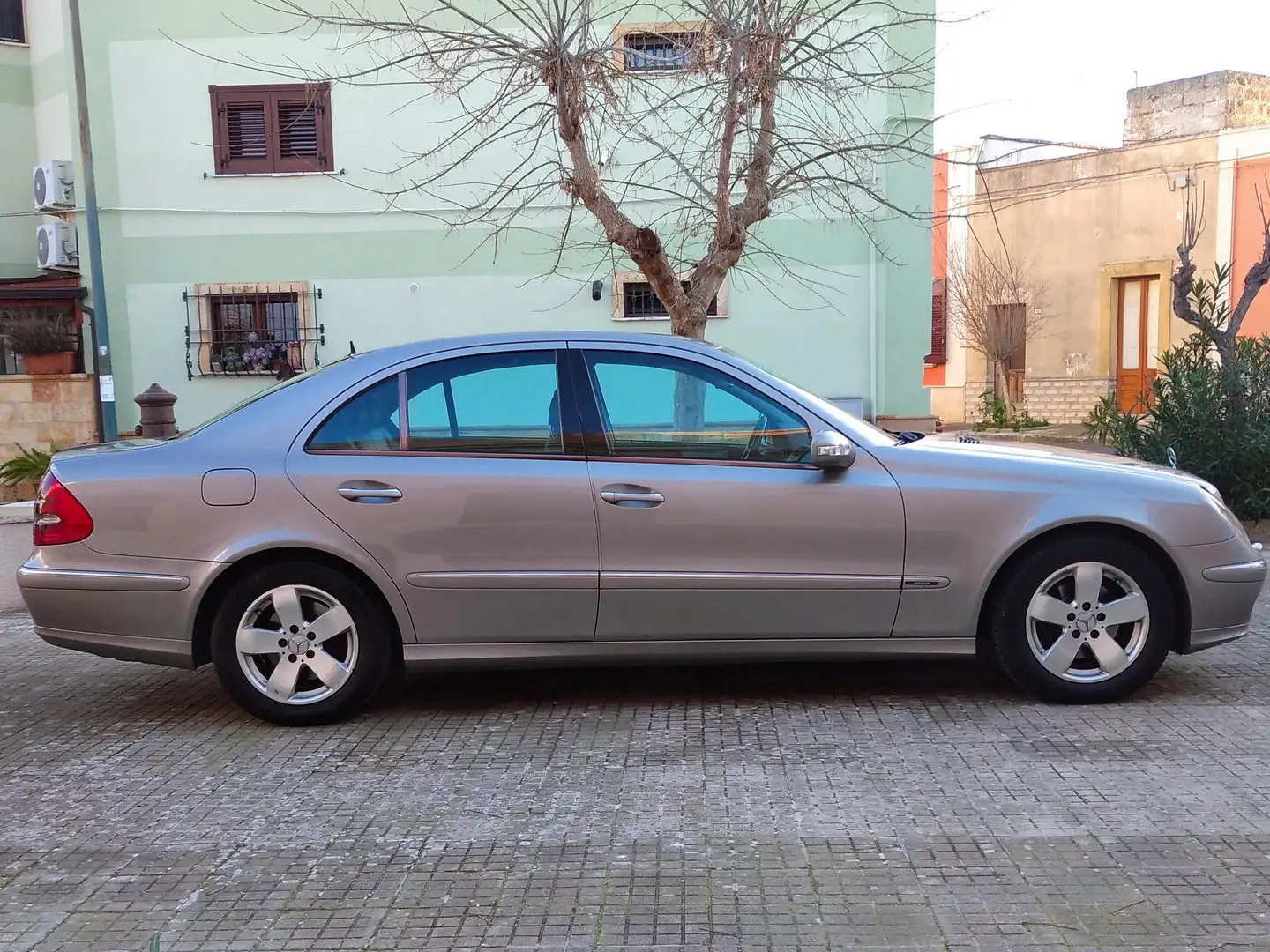 Mercedes-Benz E 270 Classe E W211 Berlina CDI Avantgarde PERFETTA Bronzo - 1