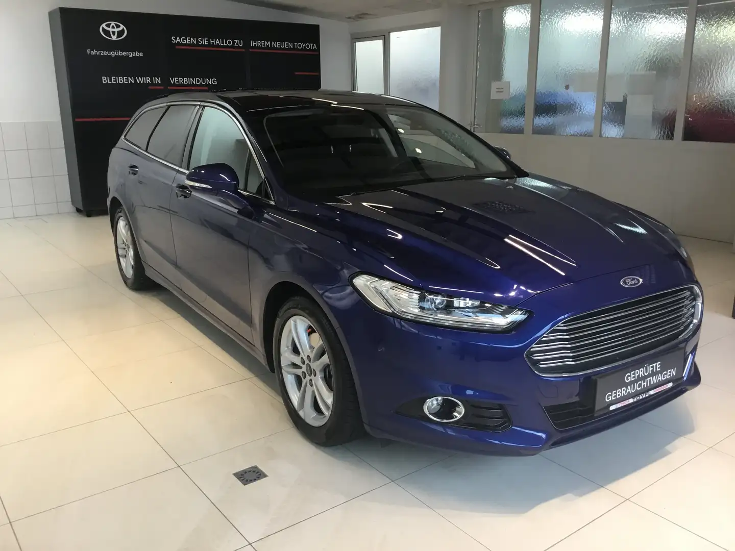 Ford Mondeo Traveller Titanium 2,0 TDCi Aut. Blau - 2