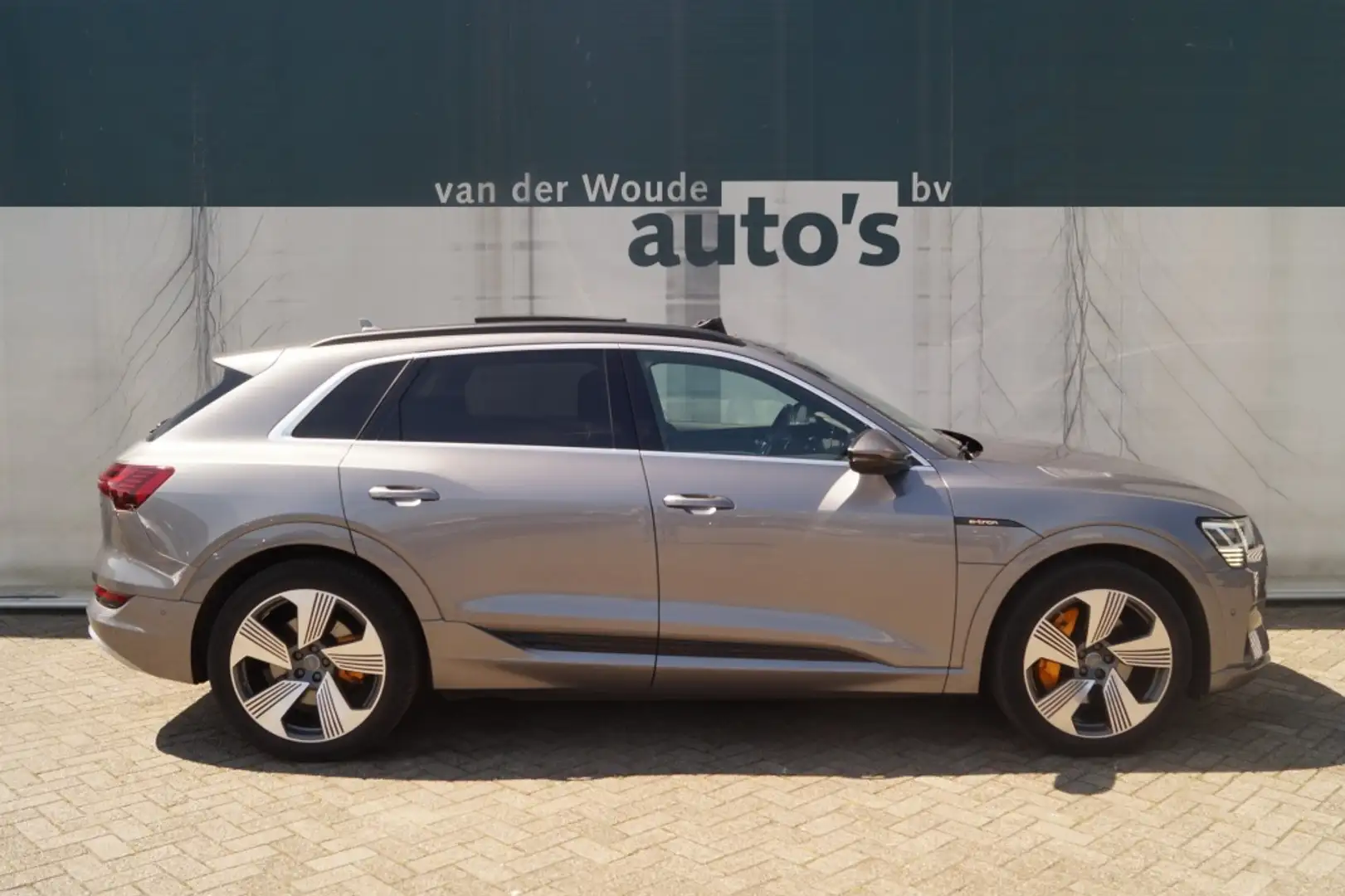 Audi e-tron 55 95kWh Quattro Advanced Edition -PANO-LEER-CAM- Szary - 2