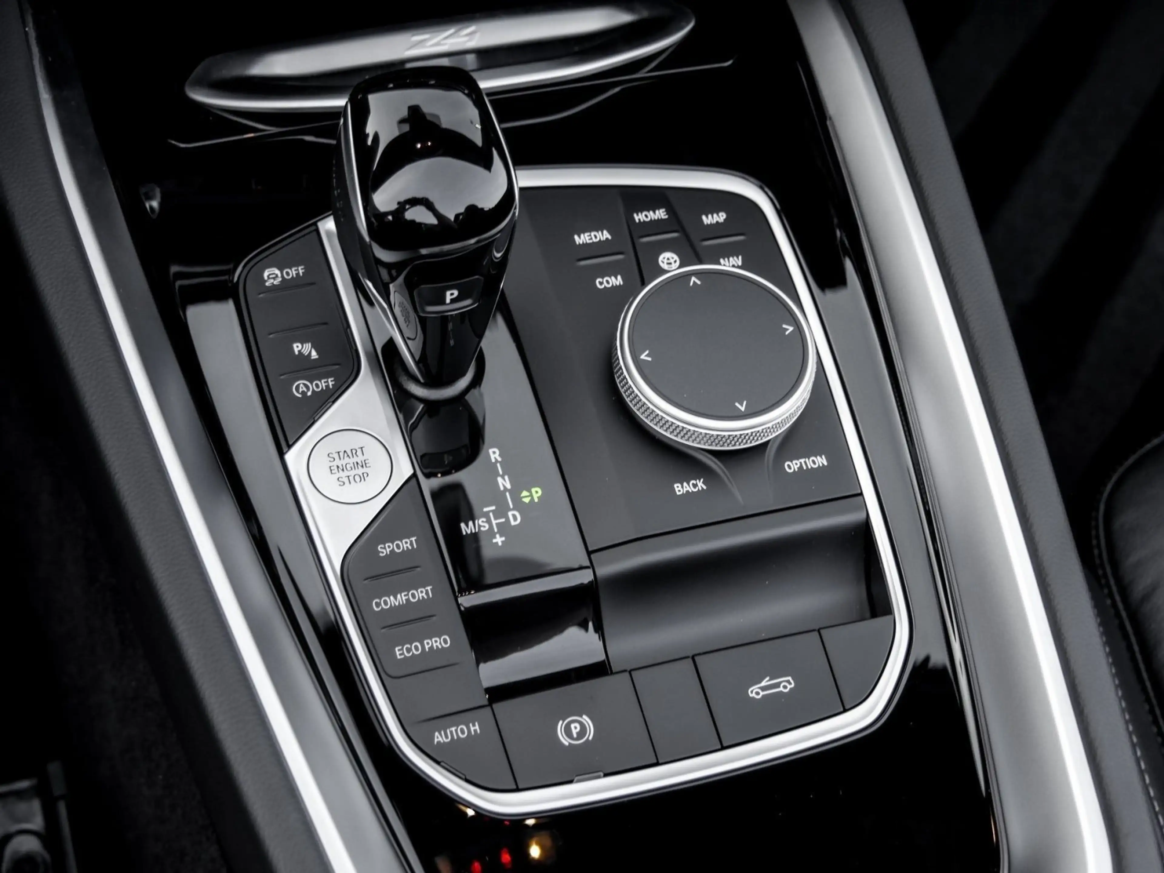 BMW Z4 sDrive20i — photo 12