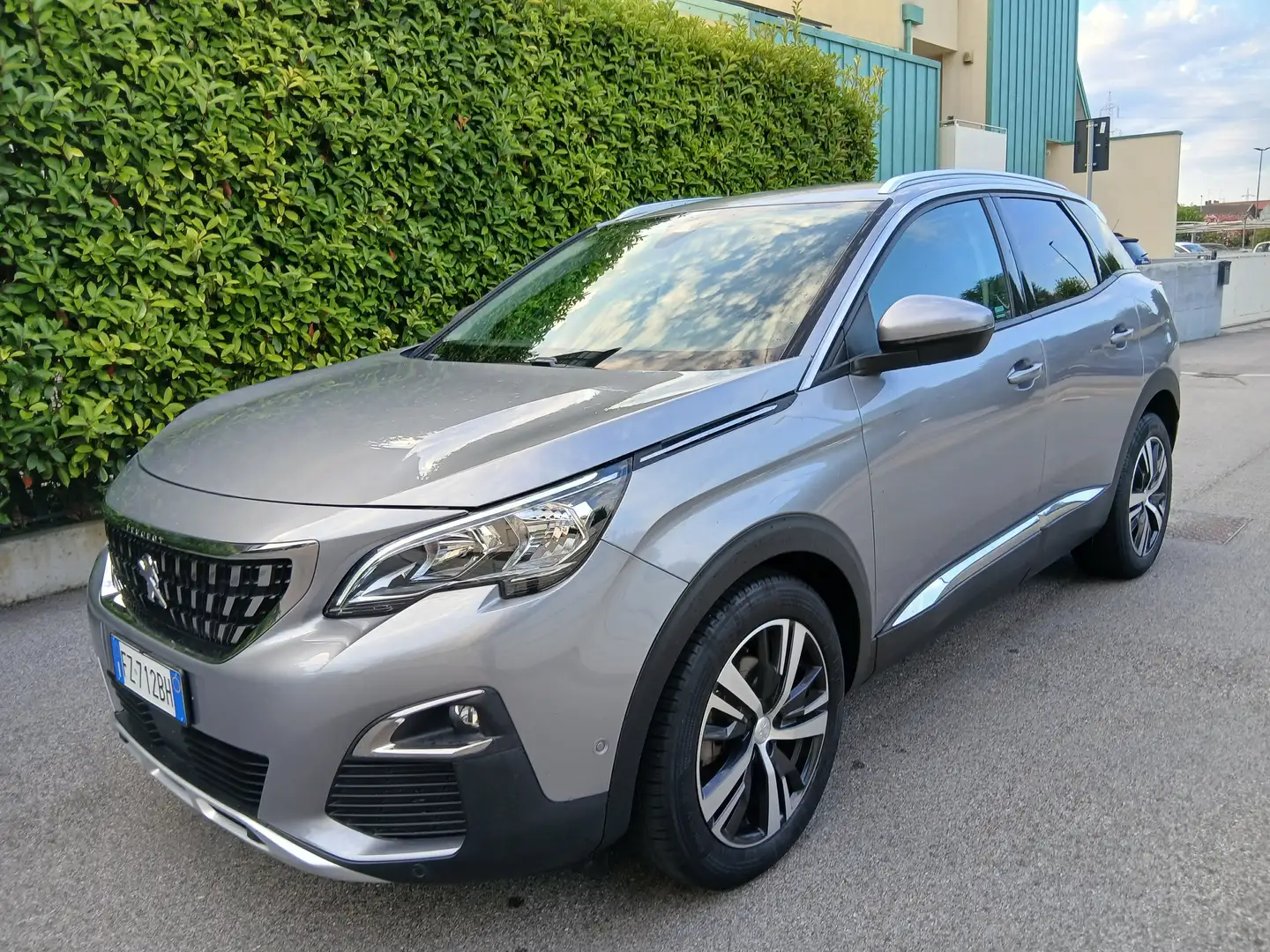 Peugeot 3008 1.2  Allure 130 cv TUA a € 199 mese Argento - 2