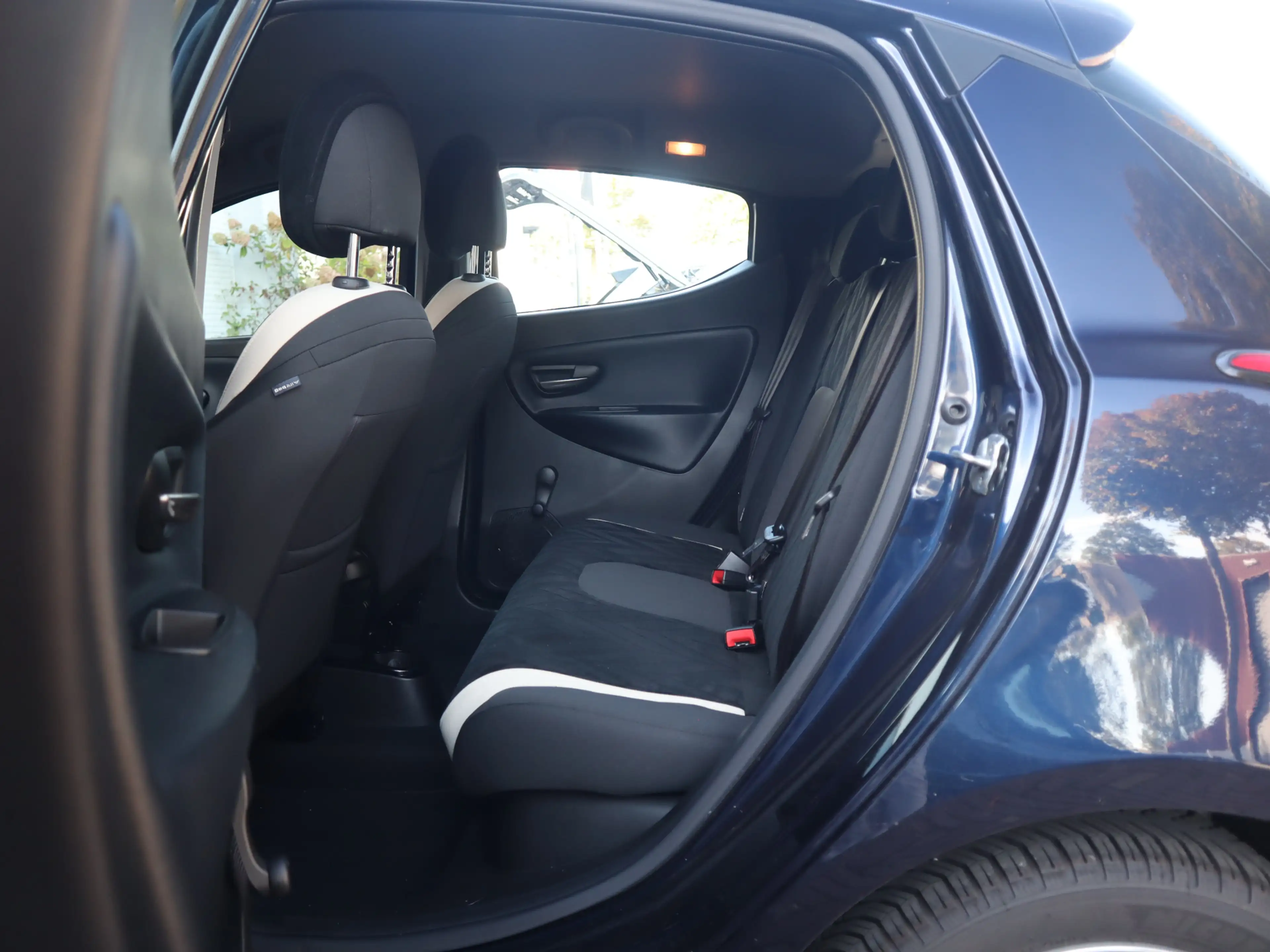 Lancia Ypsilon 1.2 Opening Edition / Navi / Cruise / Eerste eigen — photo 7