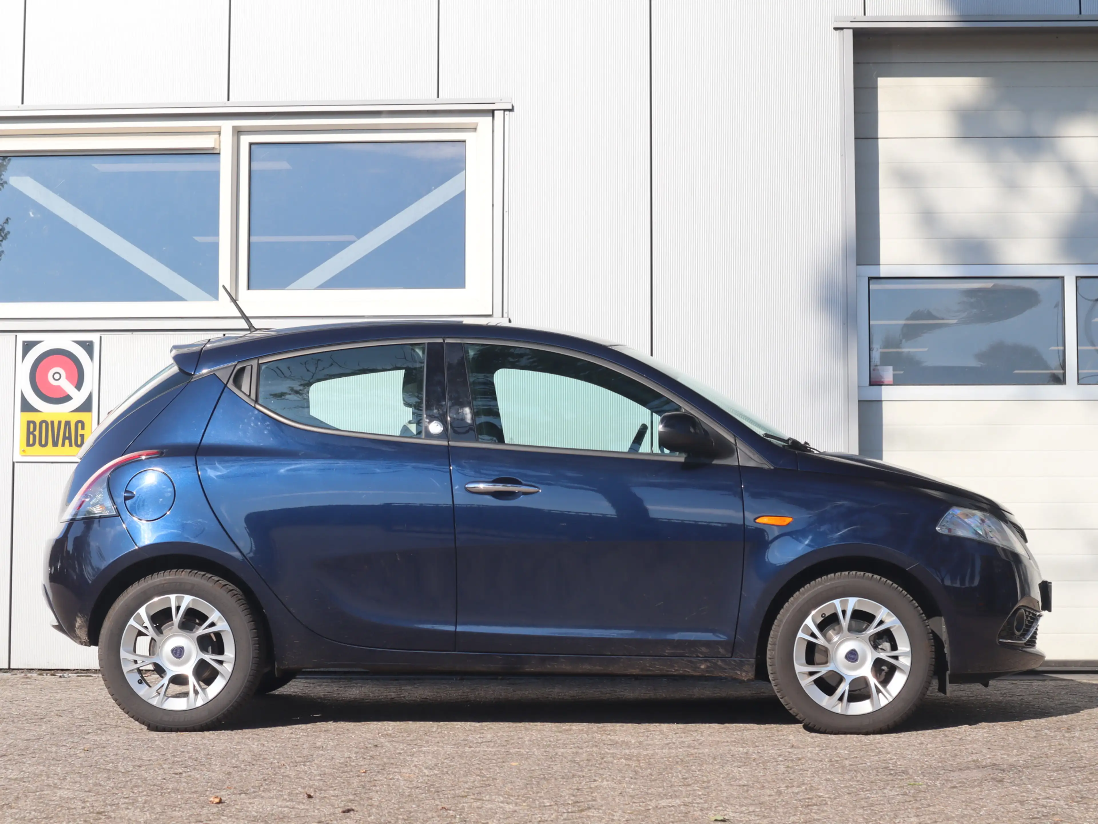Lancia Ypsilon 1.2 Opening Edition / Navi / Cruise / Eerste eigen — photo 3