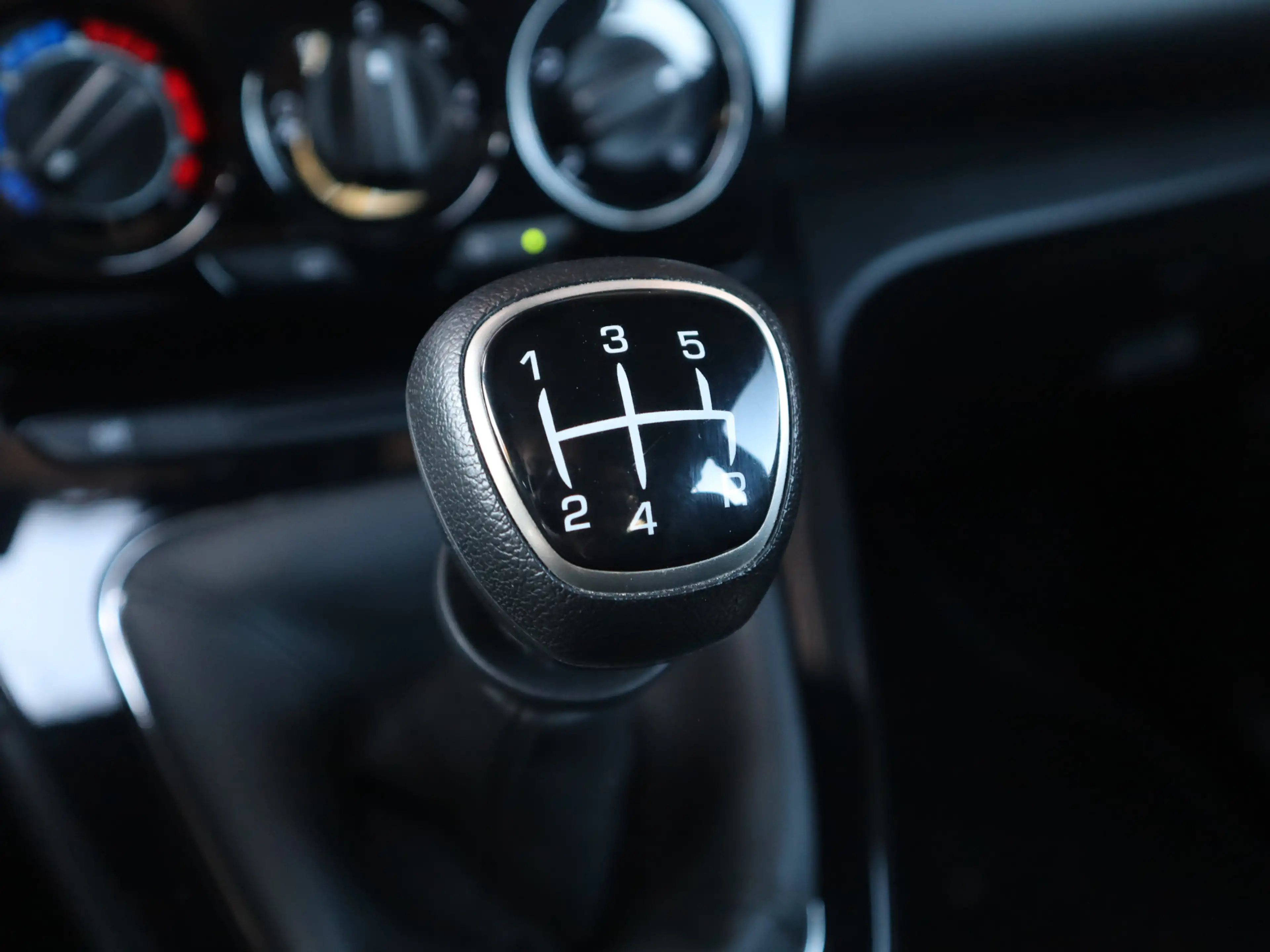 Lancia Ypsilon 1.2 Opening Edition / Navi / Cruise / Eerste eigen — photo 12