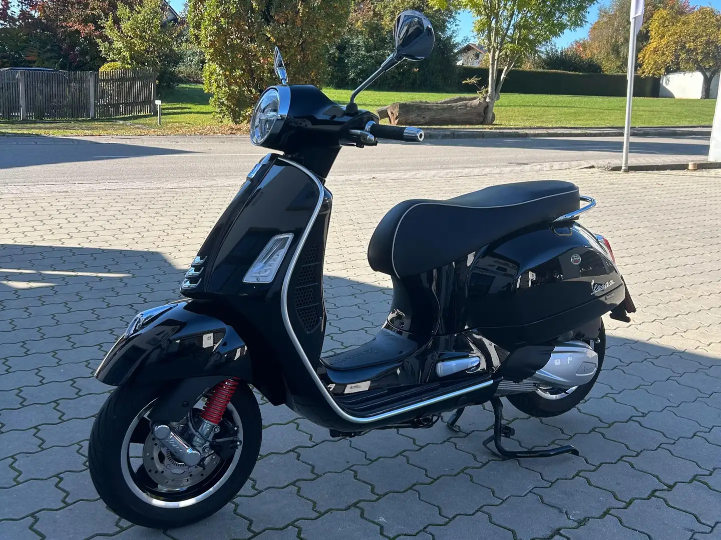 Vespa GTS 300 Schwarz - 1