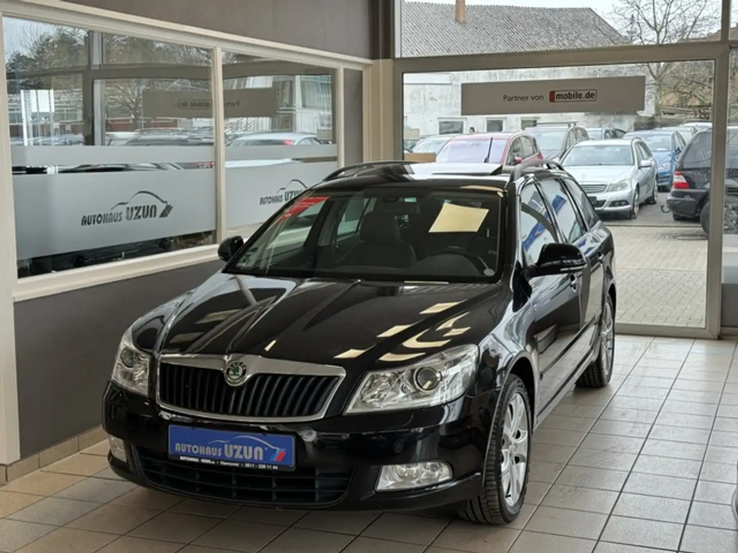 Skoda Octavia 1.4 TSI Elegance Combi Leder SSD Navi PD Noir - 1