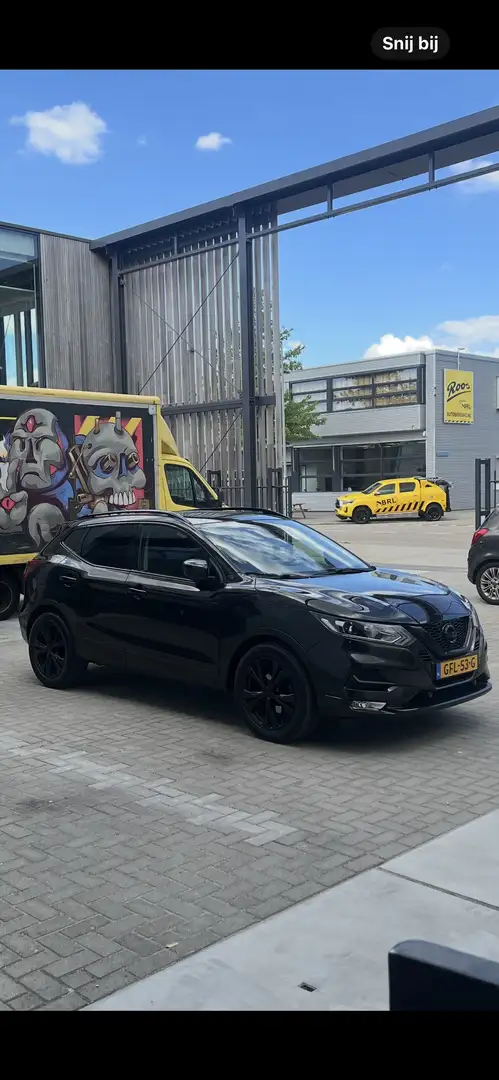 Nissan Qashqai 1.3 DIG-T Tekna Zwart - 1