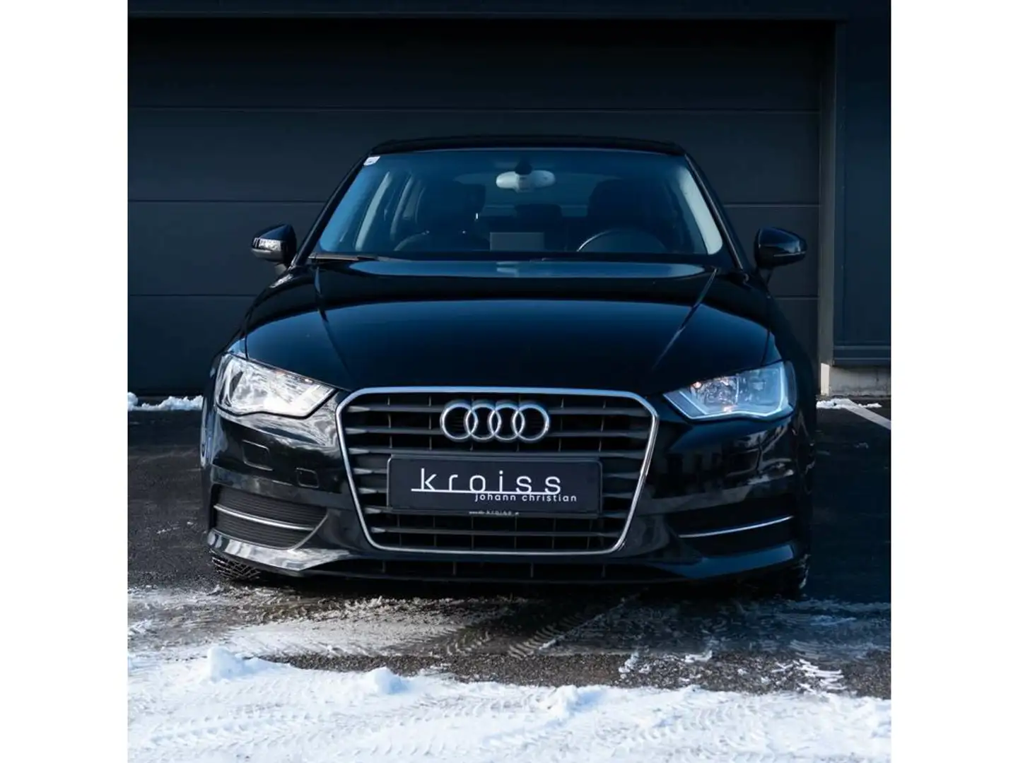 Audi A3 Attraction Schwarz - 2
