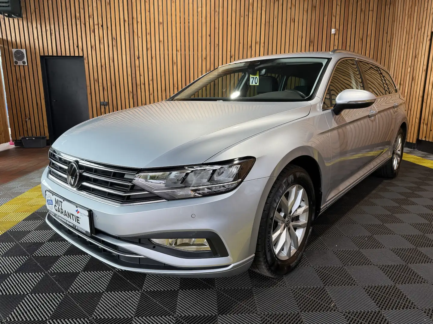 Volkswagen Passat Variant 2,0 TDI DSG *Navi*LED*Kam*AHK*ACC Silber - 1