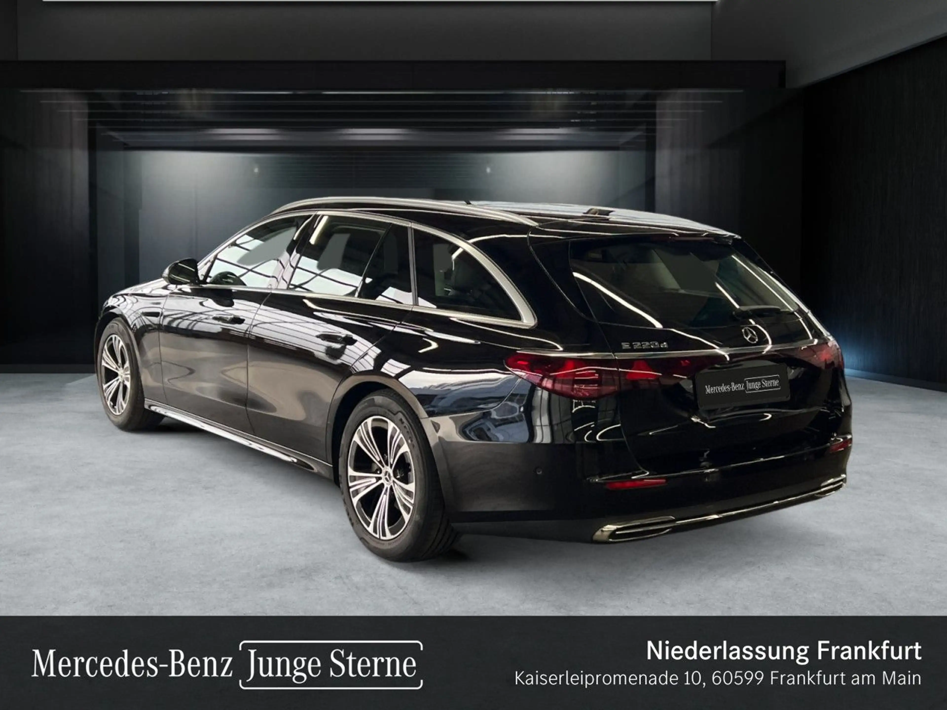 Mercedes-Benz E 220 d T Avantgarde Distr+ LED AHK Kamera PTS 9G — photo 8