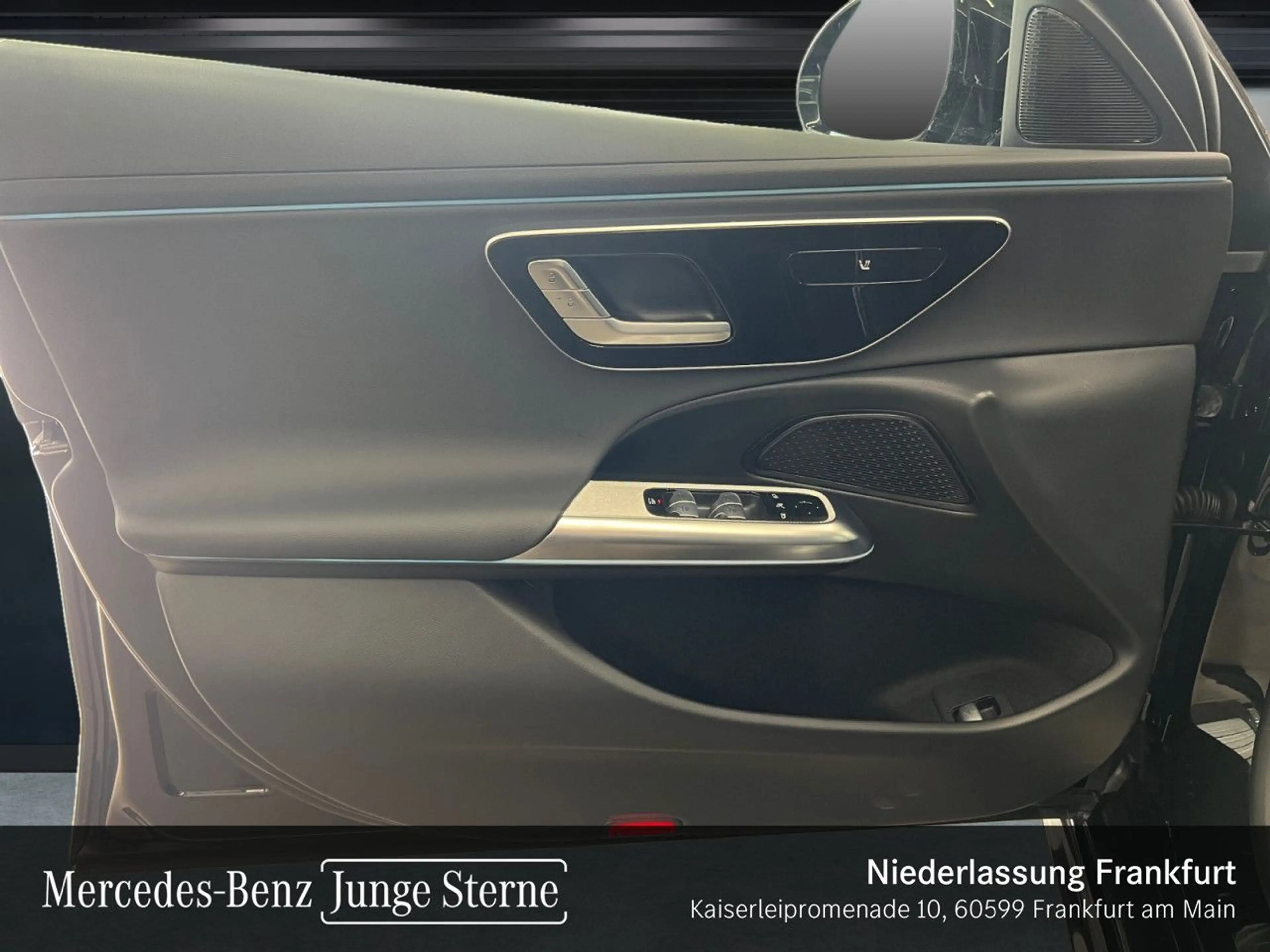 Mercedes-Benz E 220 d T Avantgarde Distr+ LED AHK Kamera PTS 9G — photo 12