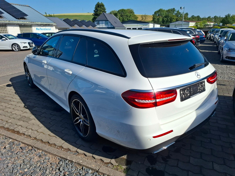 Mercedes-Benz E 400 d T 4Matic AMG Line AIRMATIC NIGHT 19"ALU — photo 4