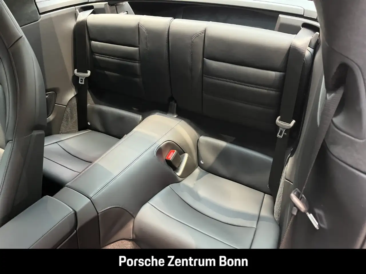 Porsche 992 911 Targa 4S BOSE Sitzbelüftung 21-Zoll 13