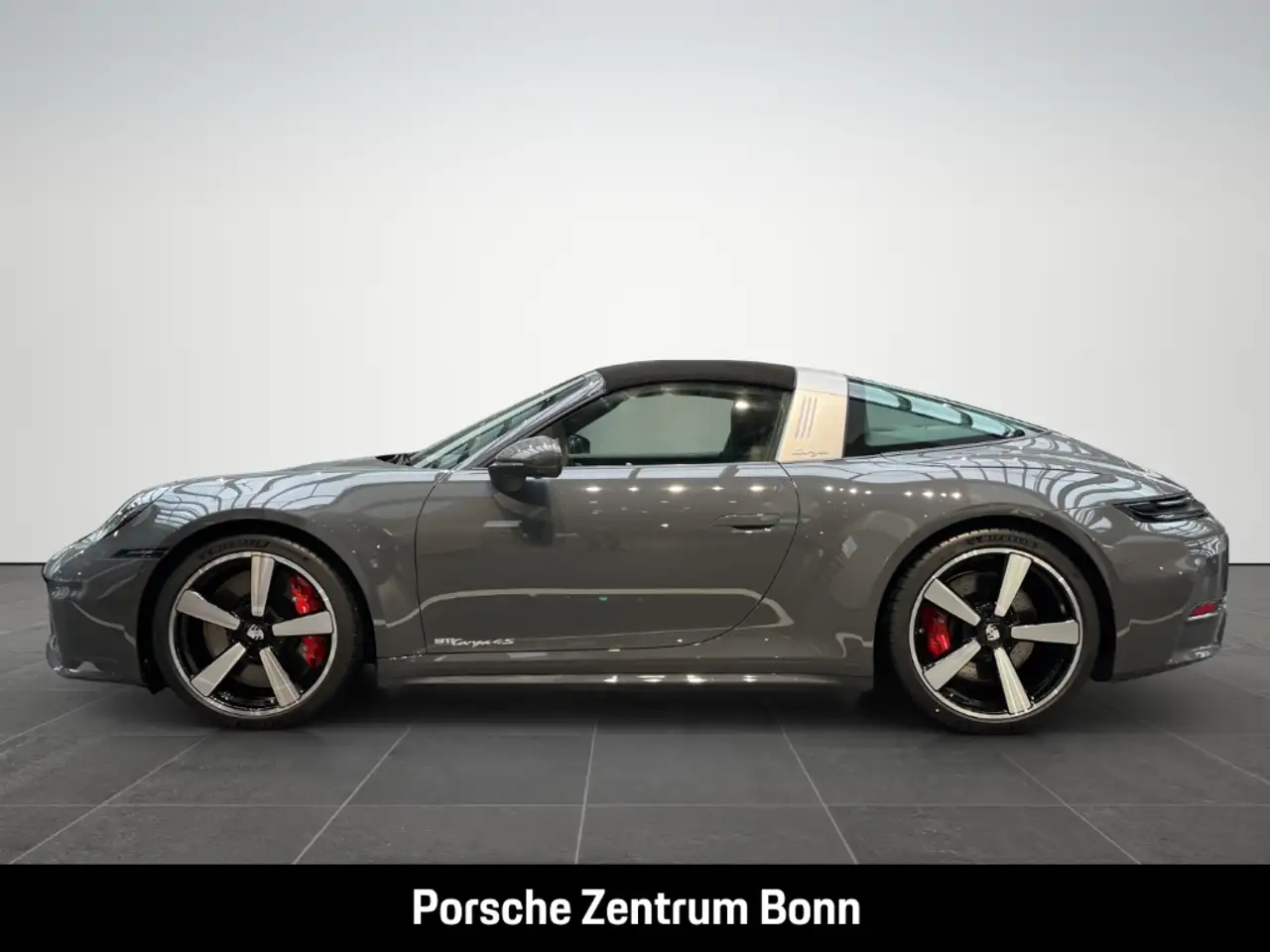 Porsche 992 911 Targa 4S BOSE Sitzbelüftung 21-Zoll 8