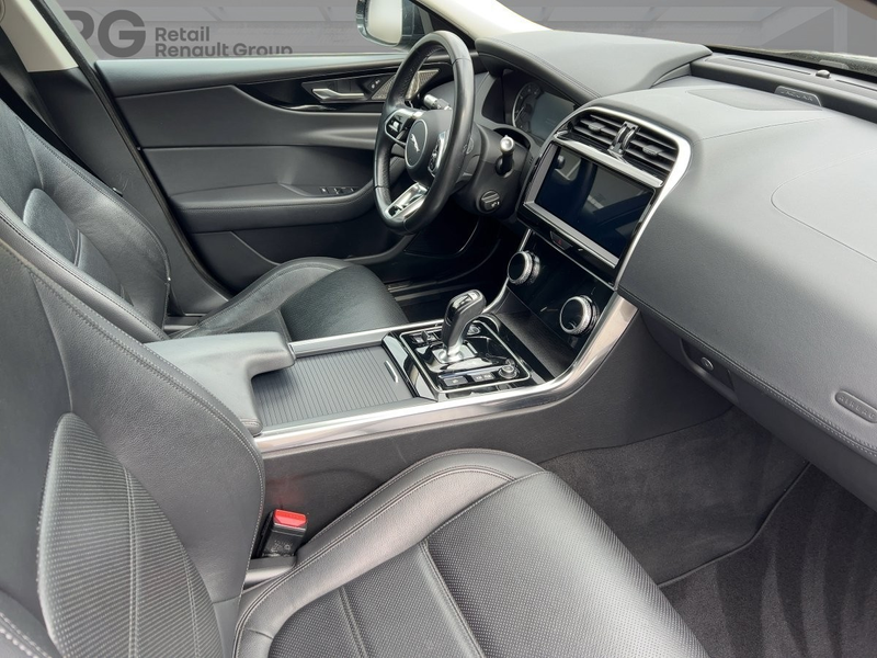 Jaguar XE P250 S Leder — photo 8