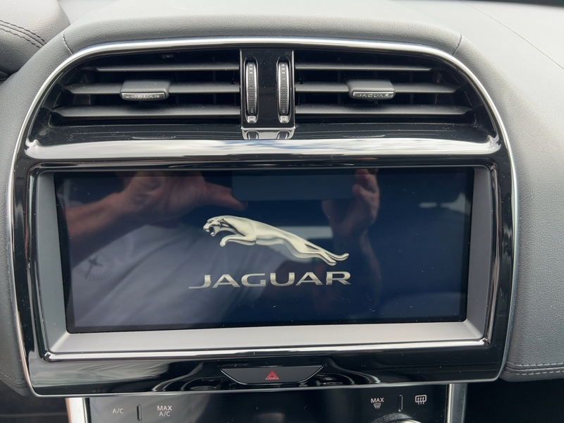 Jaguar XE P250 S Leder — photo 13
