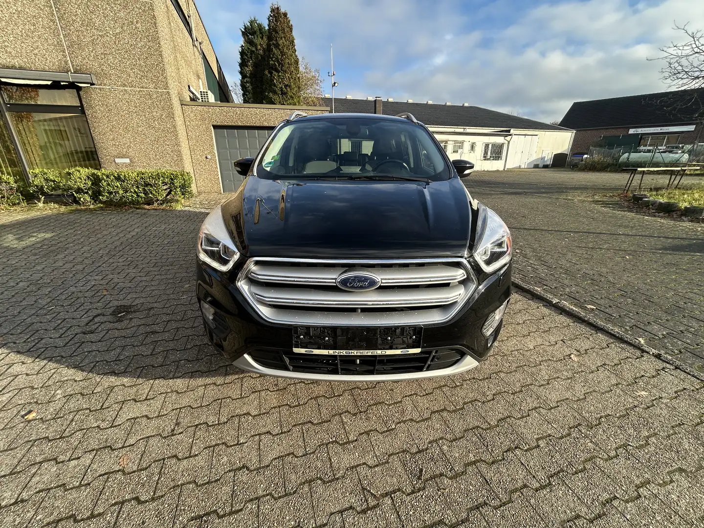 Ford Kuga Titanium Schwarz - 1