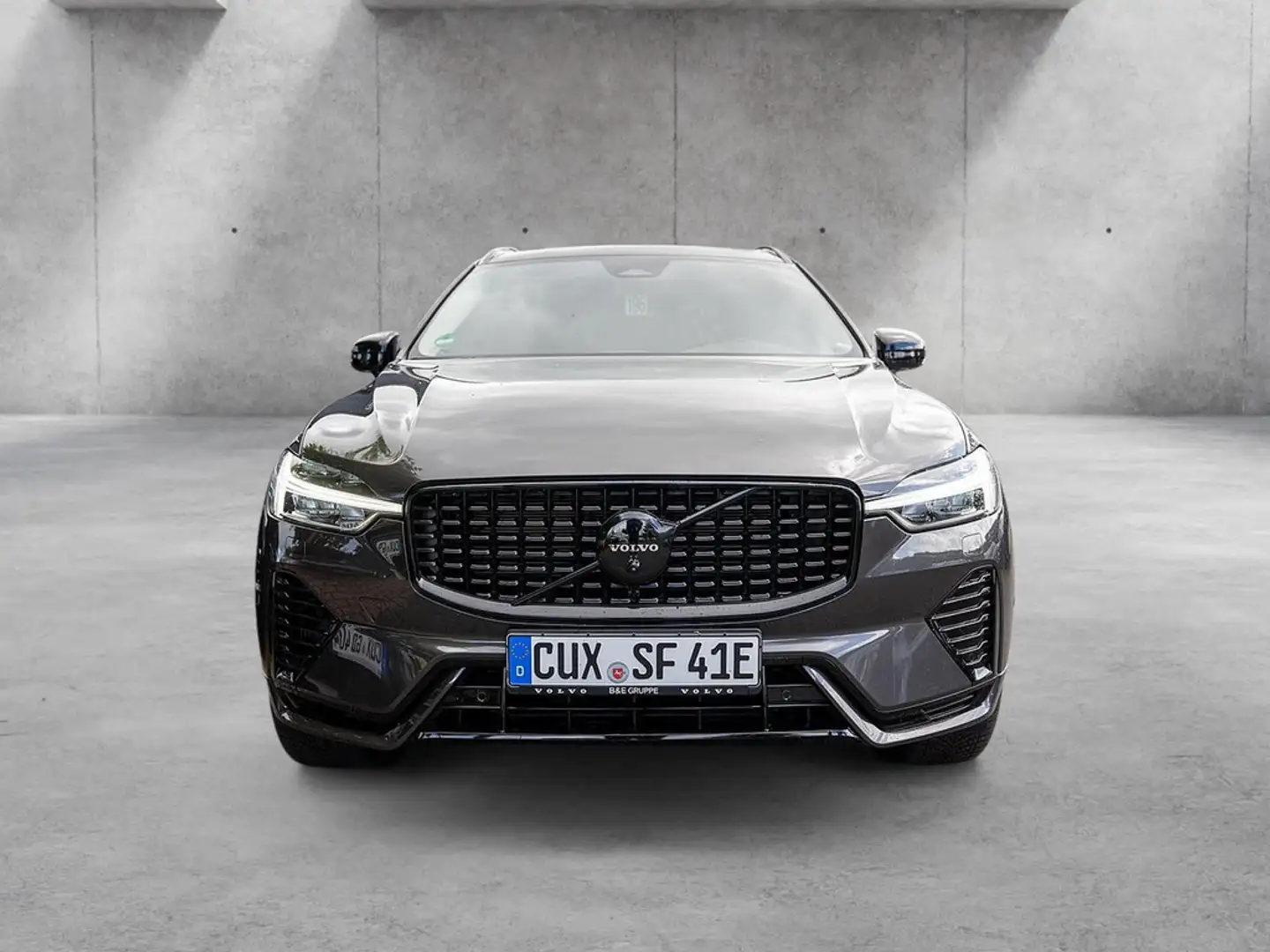 Volvo XC60 T6 Plus Dark Recharge AWD GJR PANO 360° Grau - 2