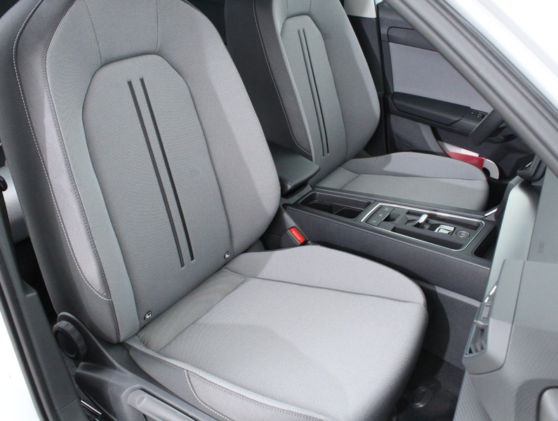 SEAT Leon Style Edition 1.5 eTSI DSG — photo 7