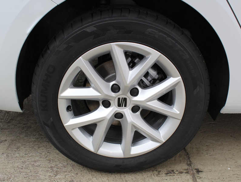 SEAT Leon Style Edition 1.5 eTSI DSG — photo 4