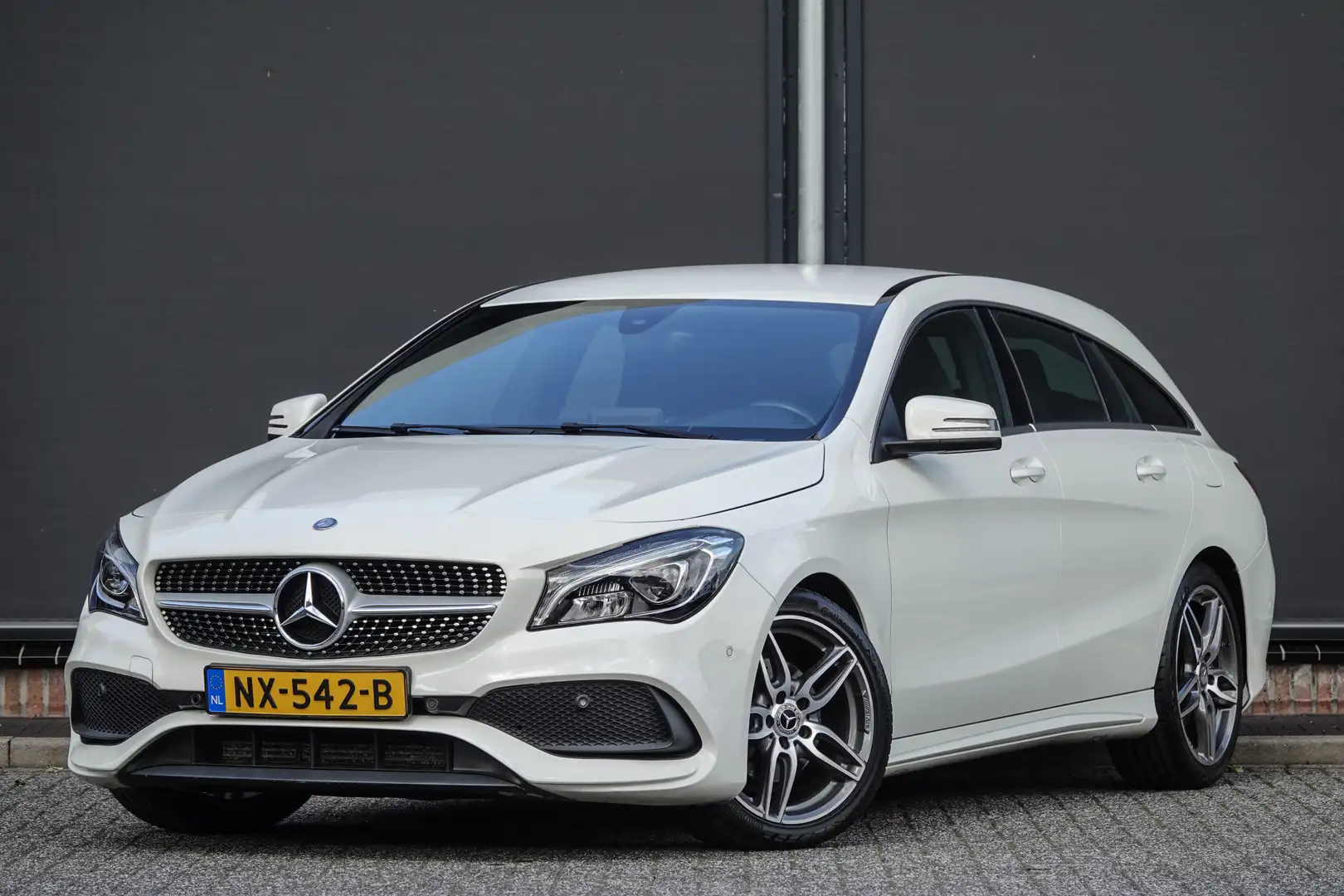 Mercedes-Benz CLA 180 Shooting Brake | 122Pk | AMG-Line | Achteruitrijca Blanco - 1