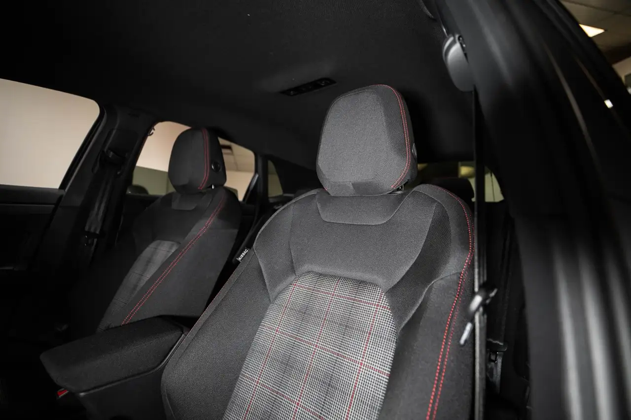 Volkswagen Polo GTI — photo 12