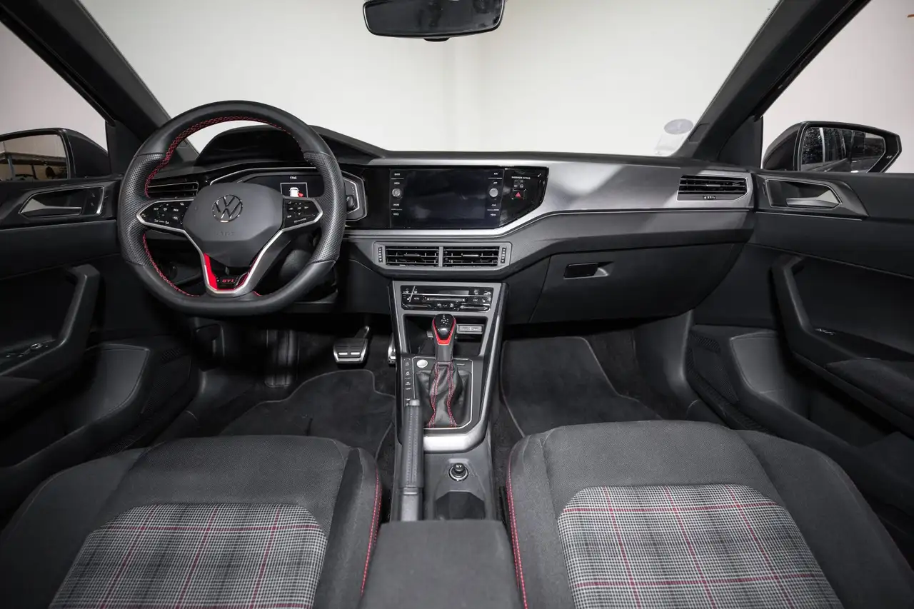 Volkswagen Polo GTI — photo 23