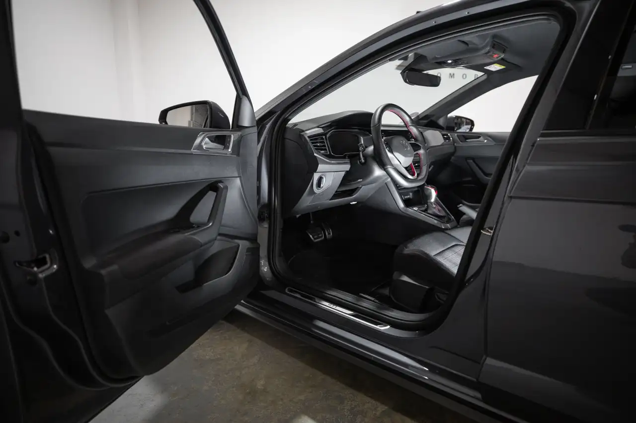 Volkswagen Polo GTI — photo 9