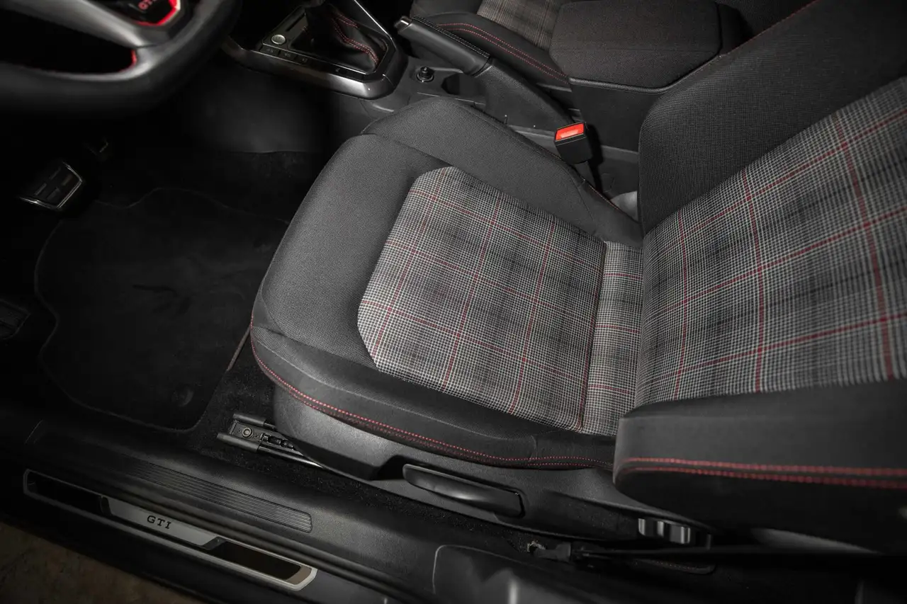 Volkswagen Polo GTI — photo 14