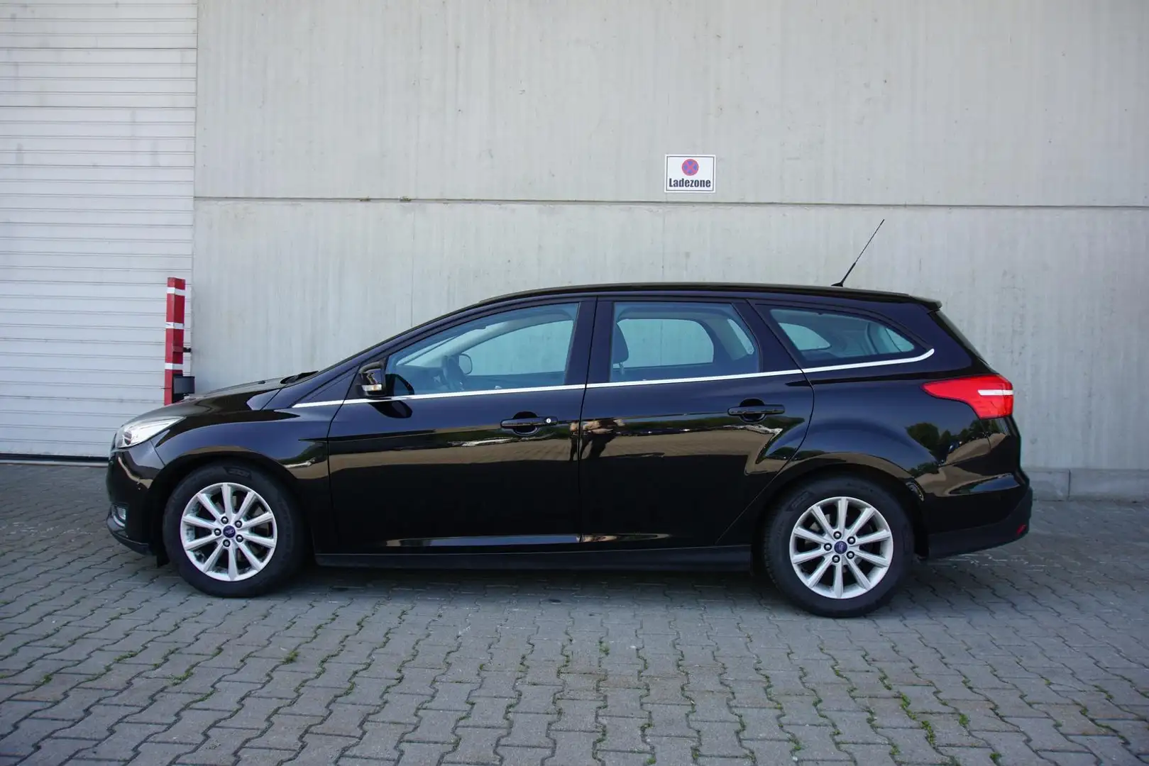 Ford Focus Combi 2.0TDCi Automatik Navi Kamera Xenon Noir - 2